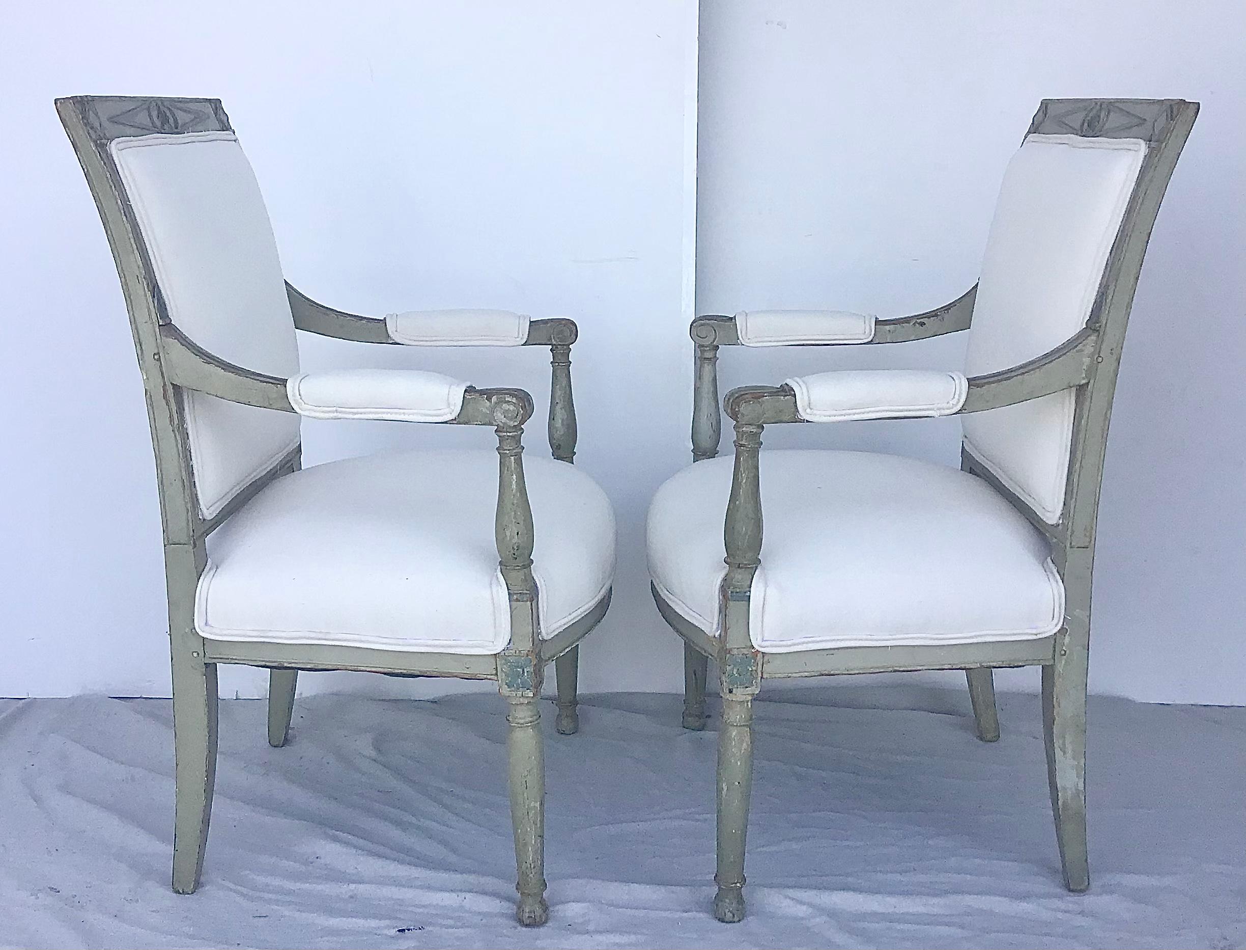Paire de fauteuils de style Directoire franais du XVIIIe sicle en vente 1