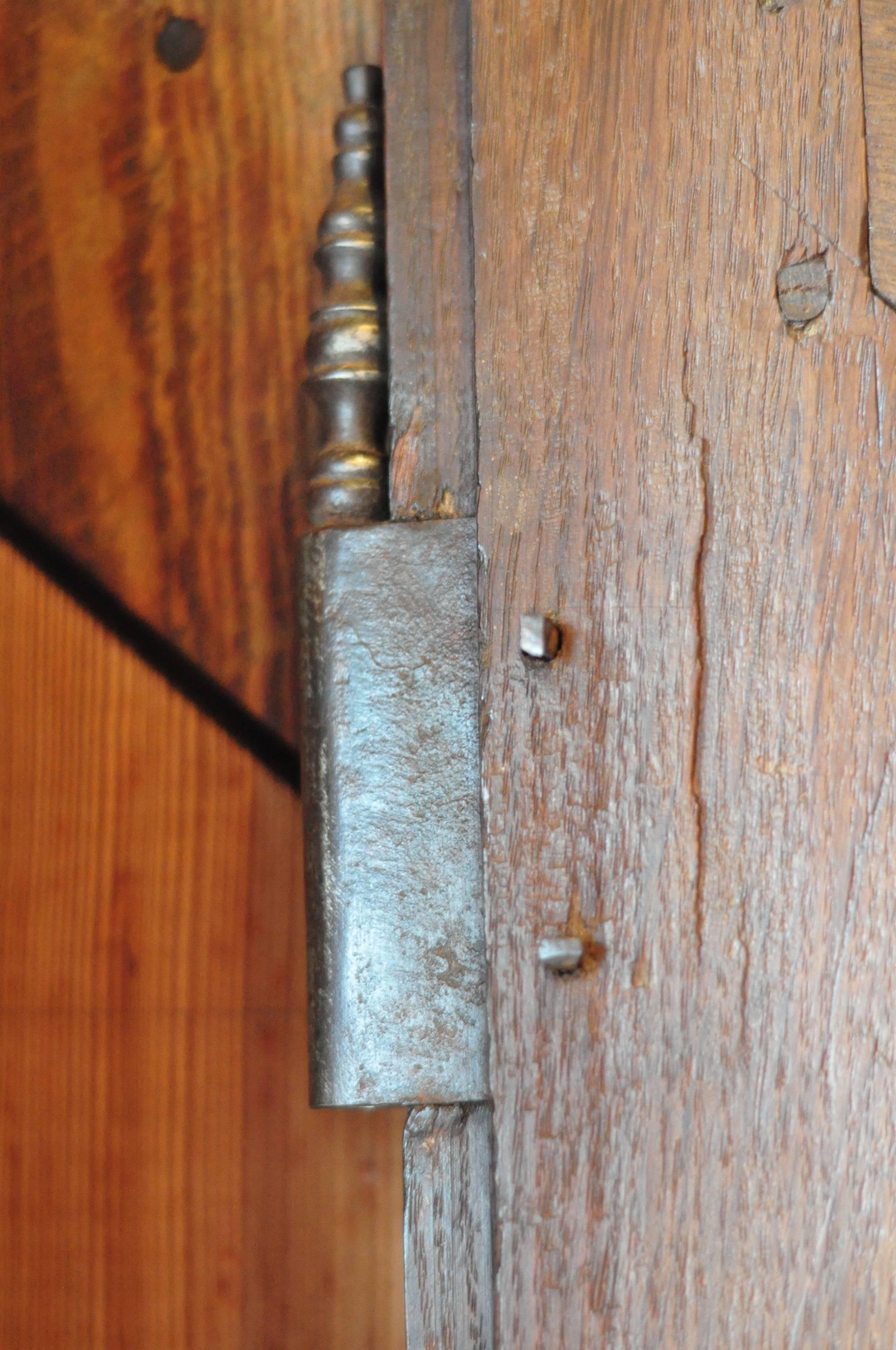 18th Century French Pair of Oak Doors 3