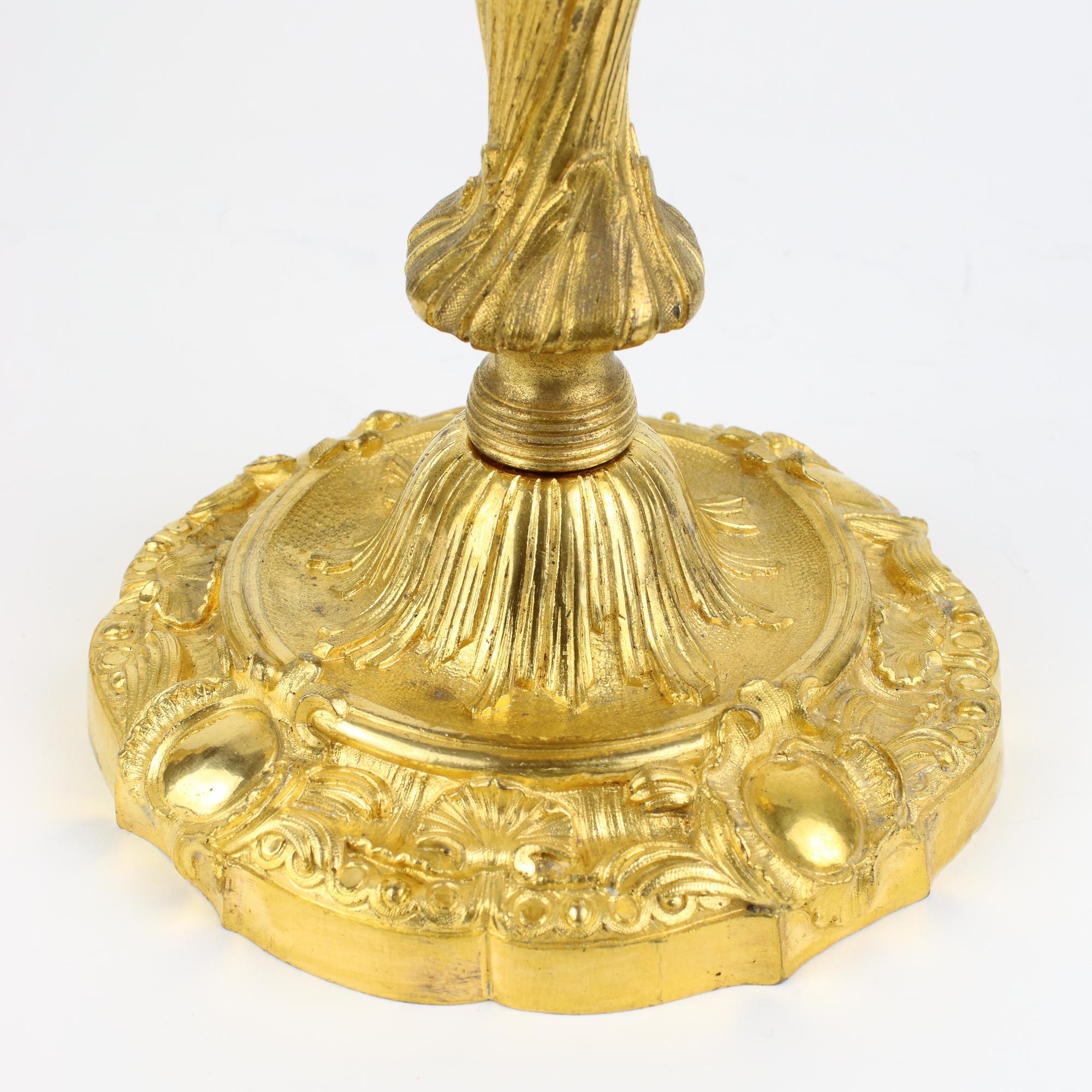Französische Henri Picard-Kerzenständer aus vergoldeter Bronze, Mitte des 19. Jahrhunderts, Paar im Angebot 1