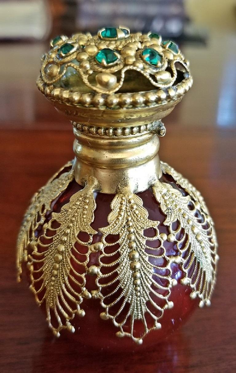 Oro Bottiglia di profumo Palais Royal francese del XVIII secolo in vendita