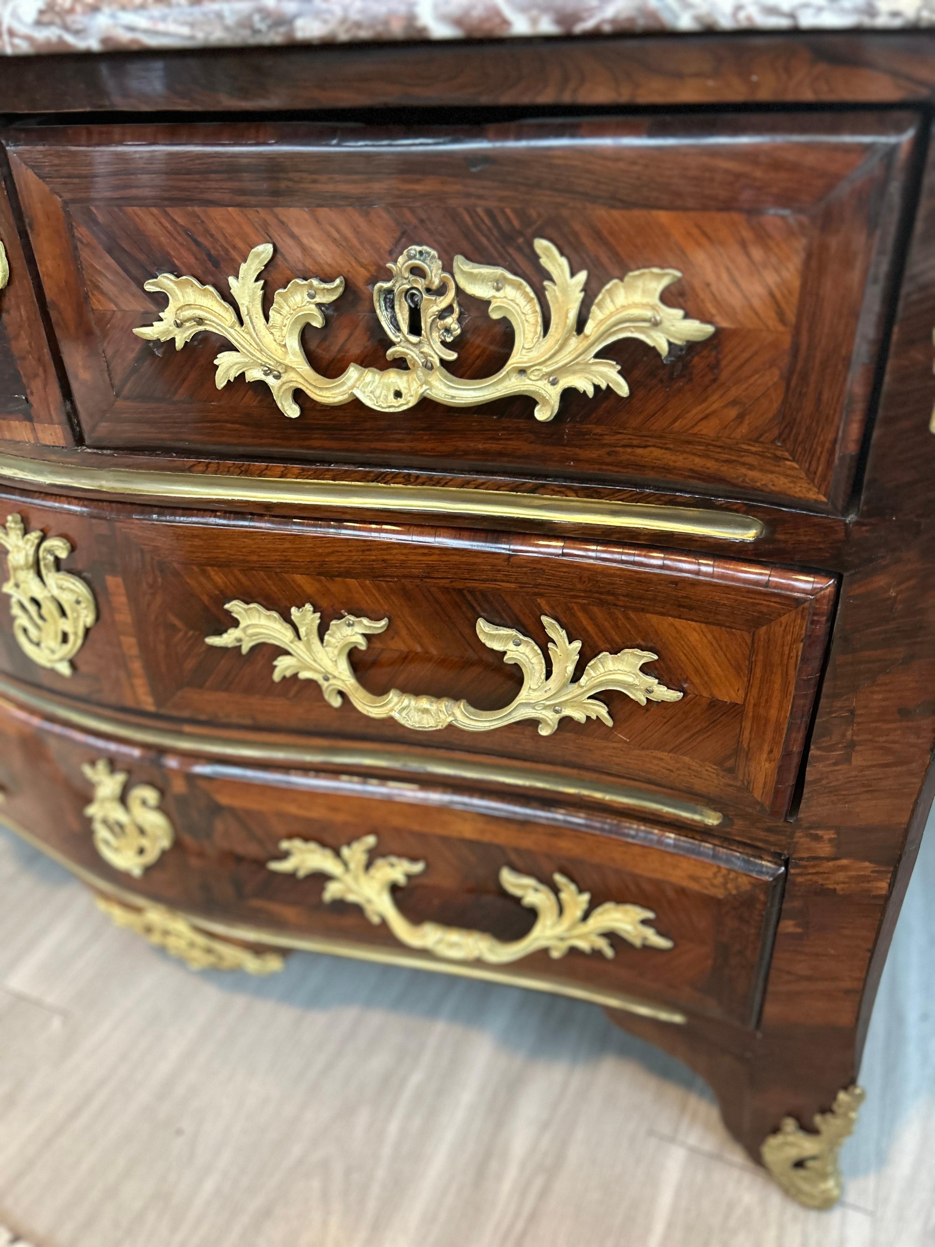 18th Century French Parisian Louis XV Commode In Good Condition For Sale In Nashville, TN