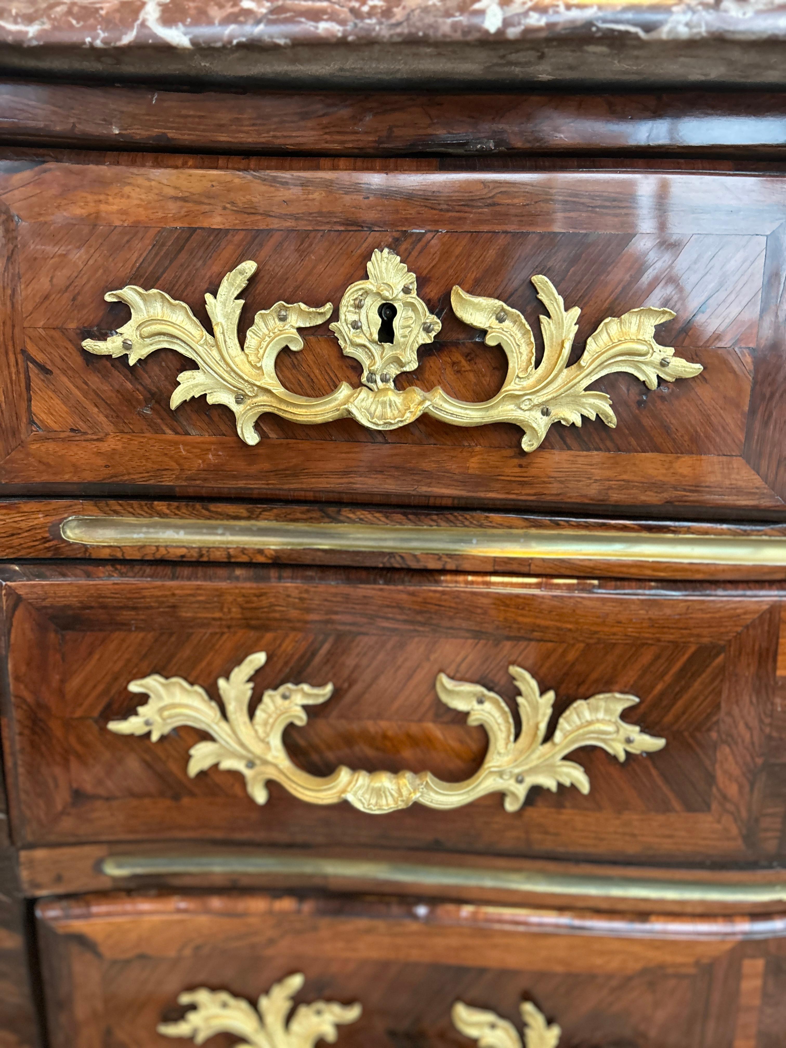 18th Century French Parisian Louis XV Commode For Sale 2