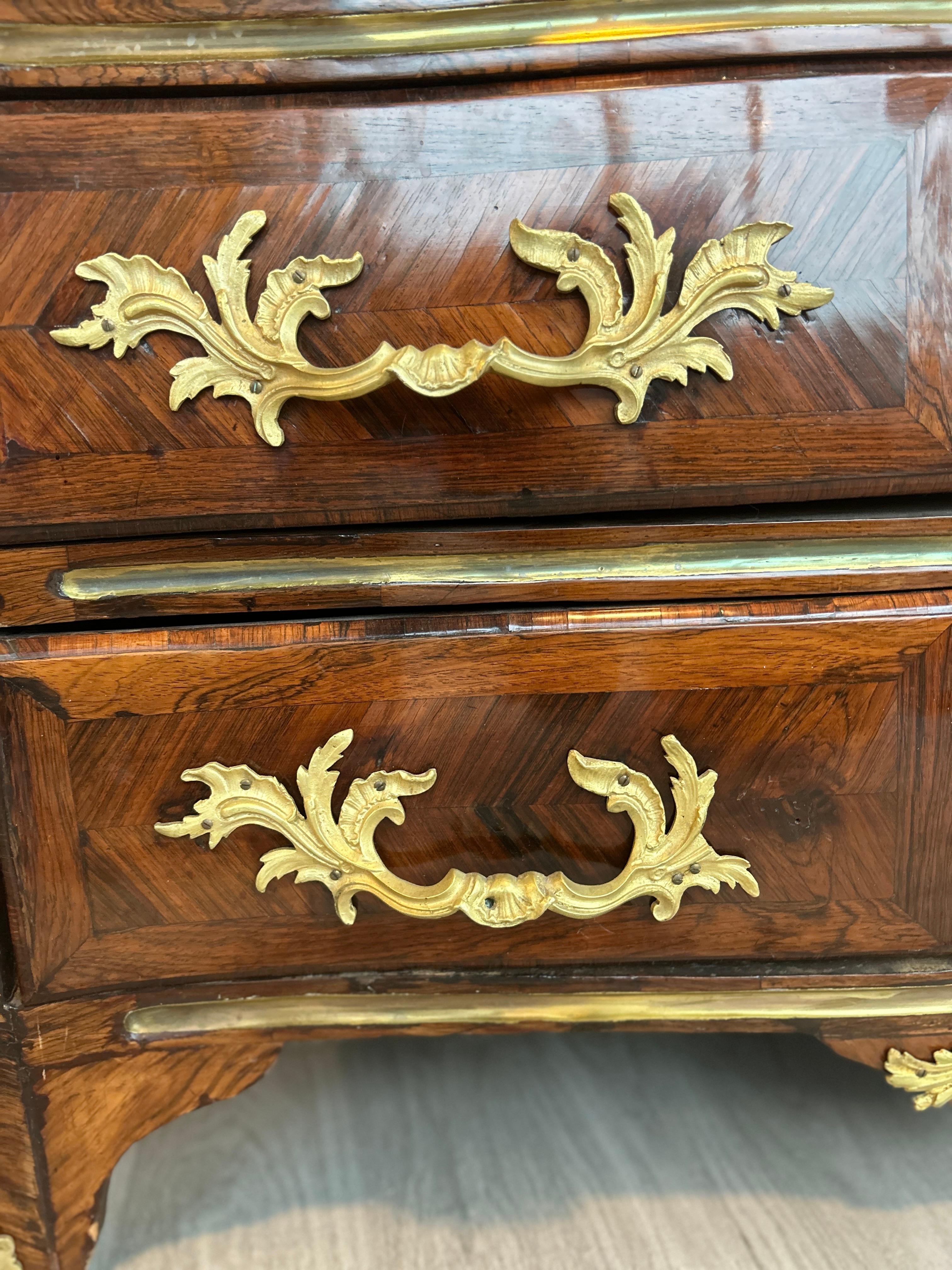 18th Century French Parisian Louis XV Commode For Sale 3