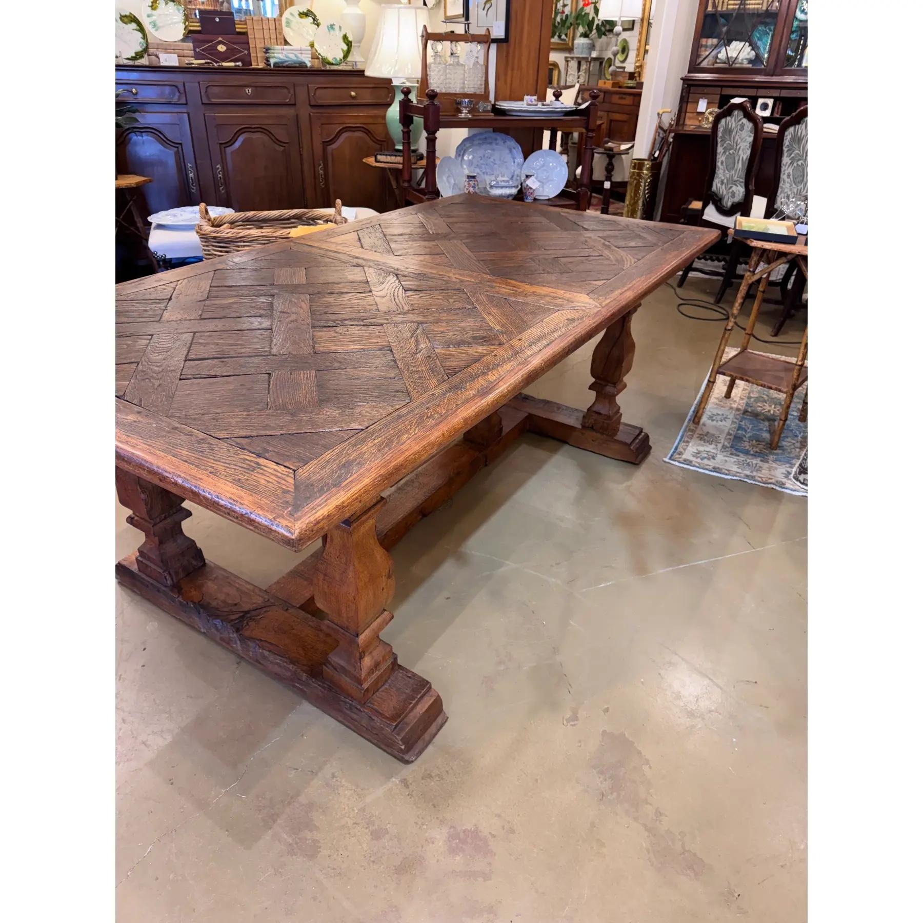 Französischer Tisch mit Parkettplatte und Untergestell aus dem 18. (Frühes 19. Jahrhundert) im Angebot