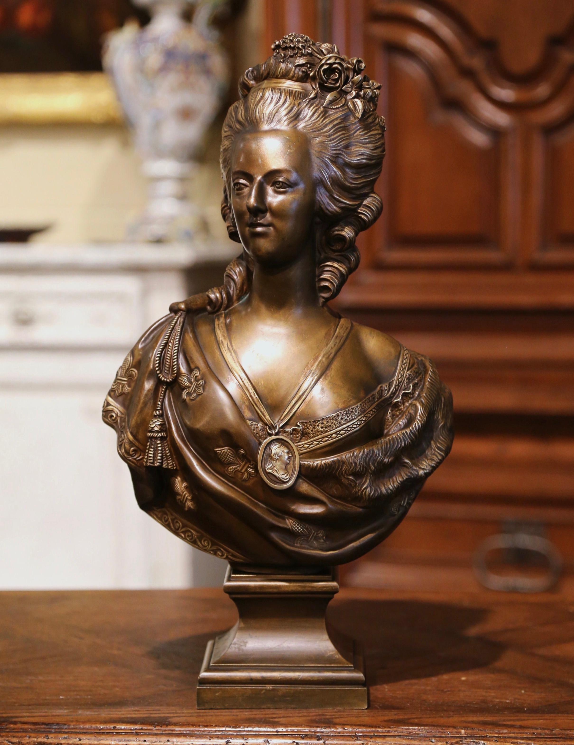 Französische Marie Antoinette-Büste aus patinierter Bronze aus dem 18. Jahrhundert, signiert F. Lecomte im Zustand „Hervorragend“ im Angebot in Dallas, TX