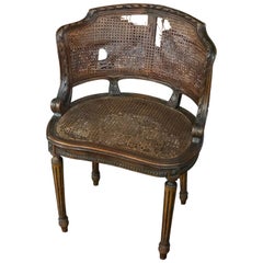 Französische Petit Bergère des 18. Jahrhunderts mit Handschnitzereien und Stock, Louis XVI