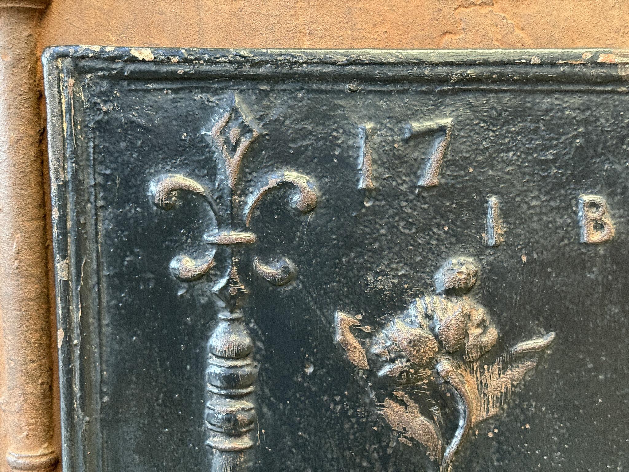 18th Century French 'Pillars with Decoration' Fireback / Backsplash For Sale 3