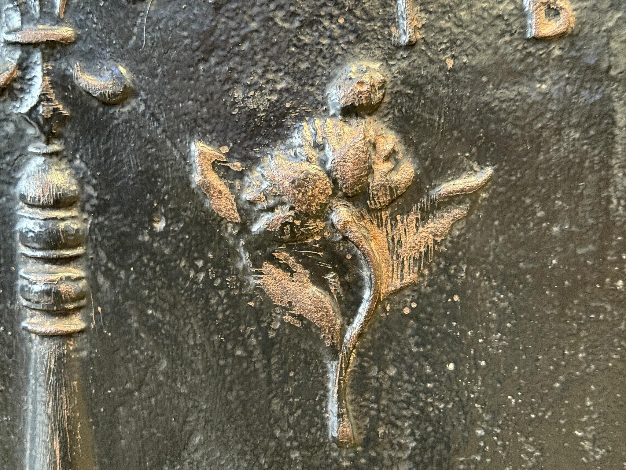 18th Century French 'Pillars with Decoration' Fireback / Backsplash In Good Condition For Sale In Amerongen, Amerongen