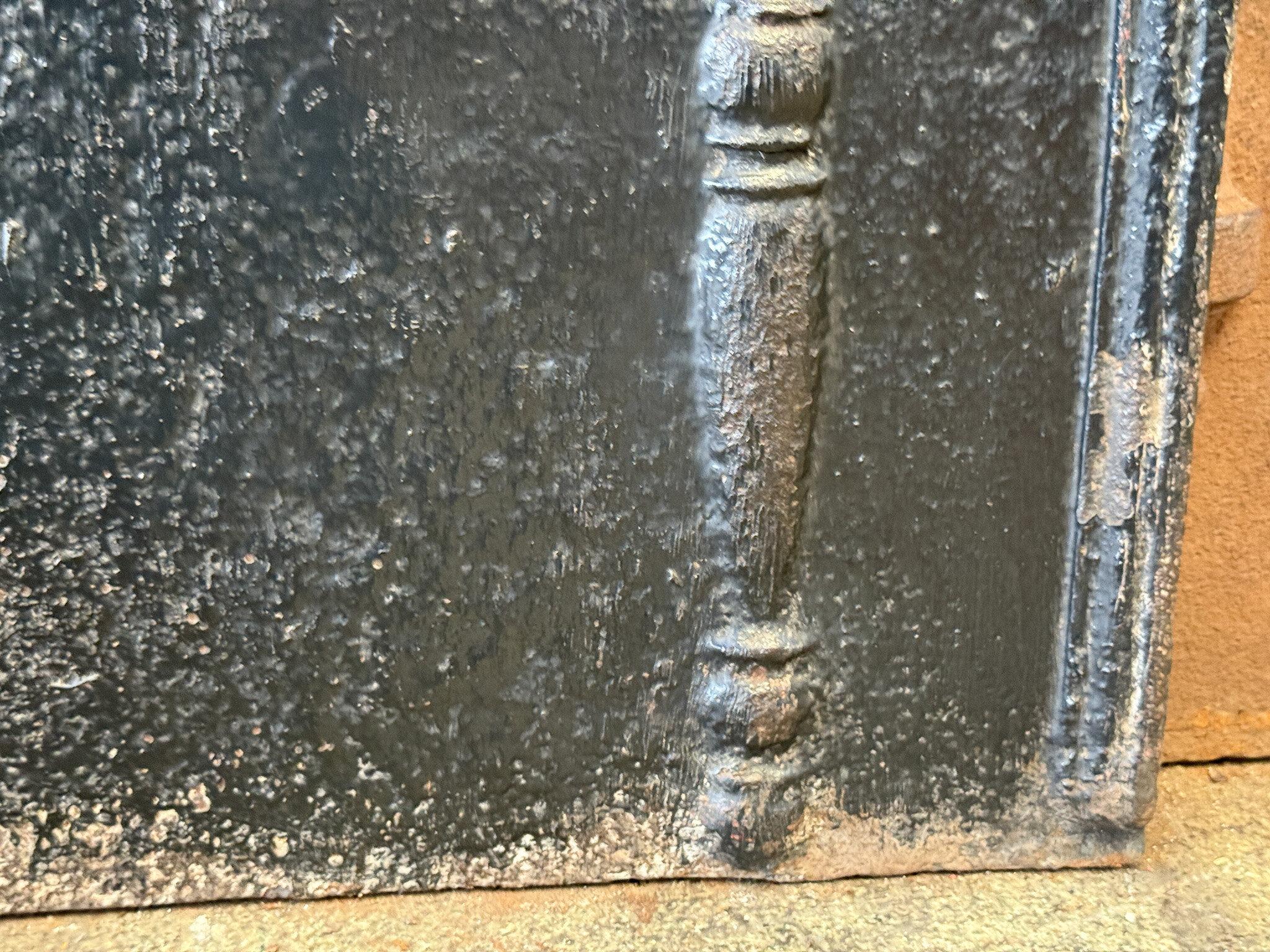 18th Century French 'Pillars with Decoration' Fireback / Backsplash For Sale 1