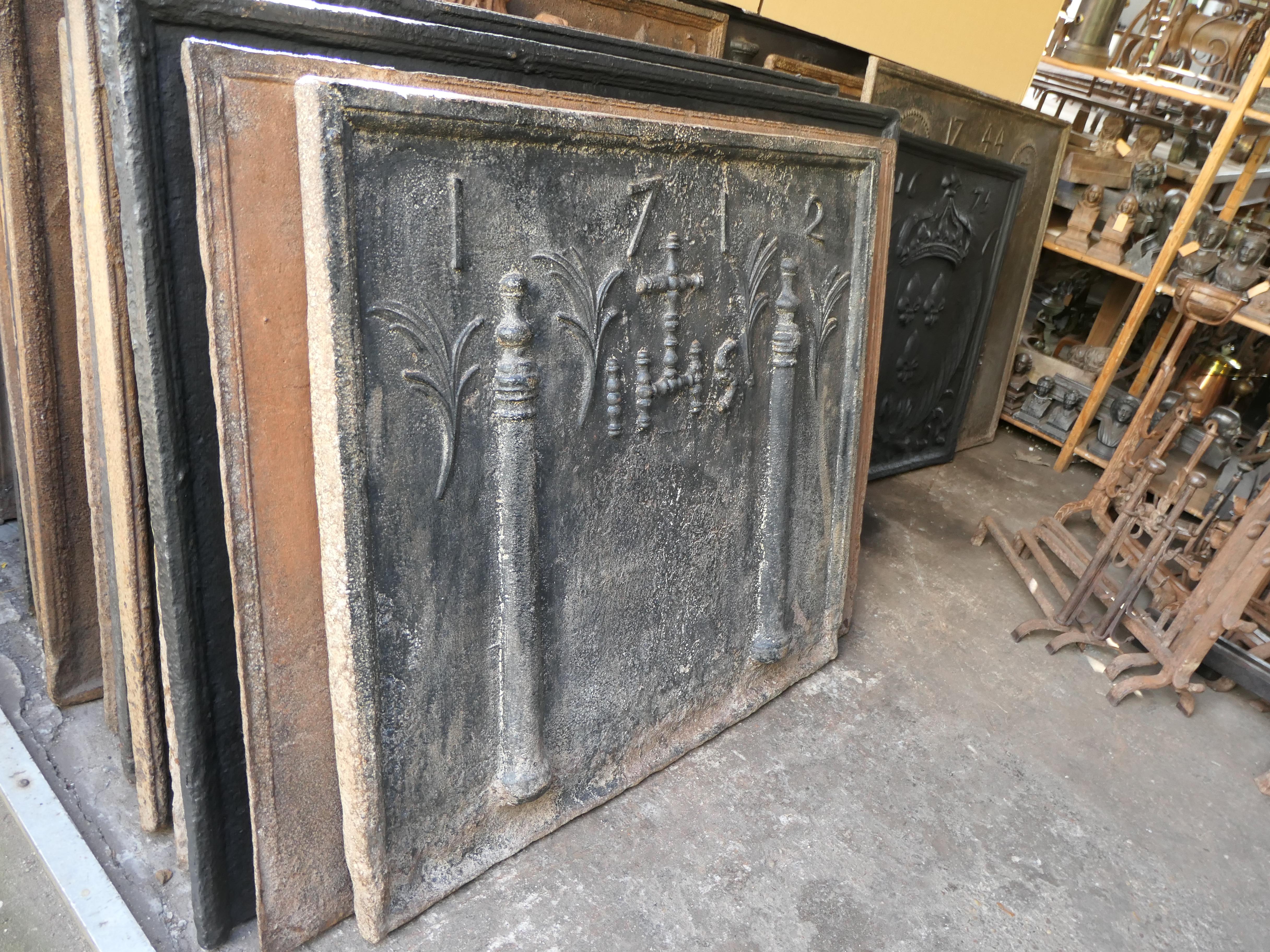 18th Century French 'Pillars with IHS Monogram' Fireback / Backsplash For Sale 2