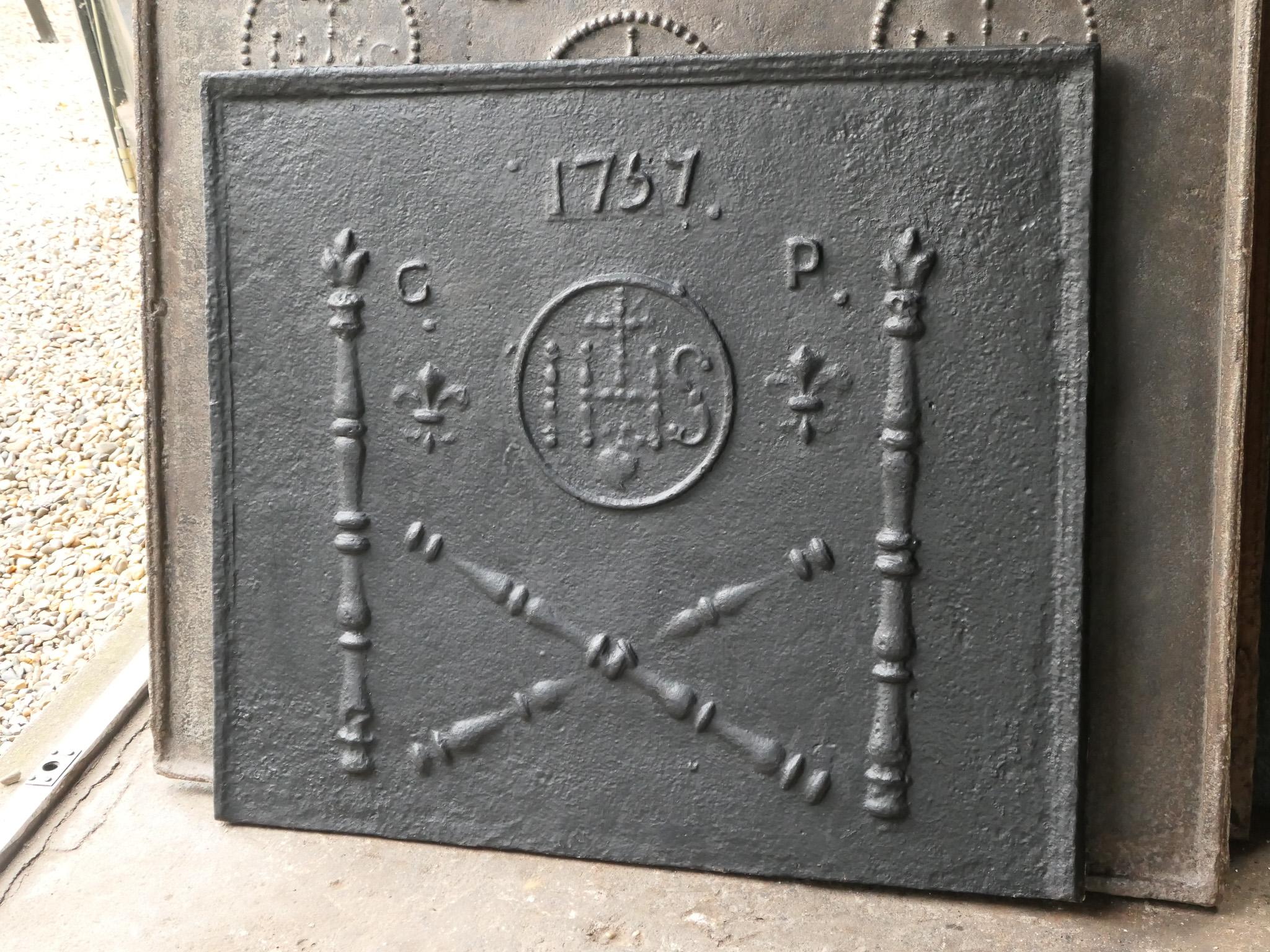 18th Century French 'Pillars with Medieval IHS Monograms' Fireback / Backsplash In Good Condition For Sale In Amerongen, NL