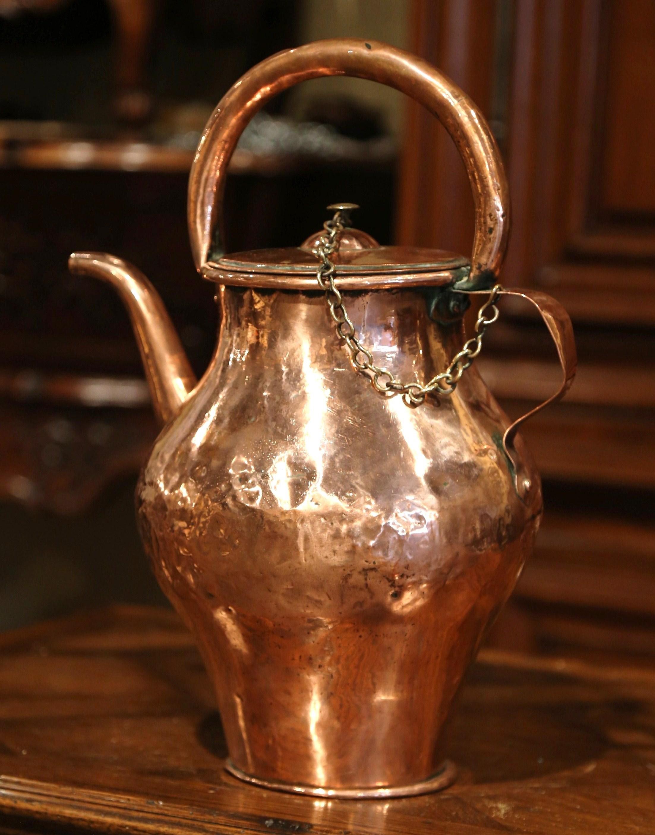 18th Century French Polished Copper Hot Water Pitcher In Excellent Condition In Dallas, TX