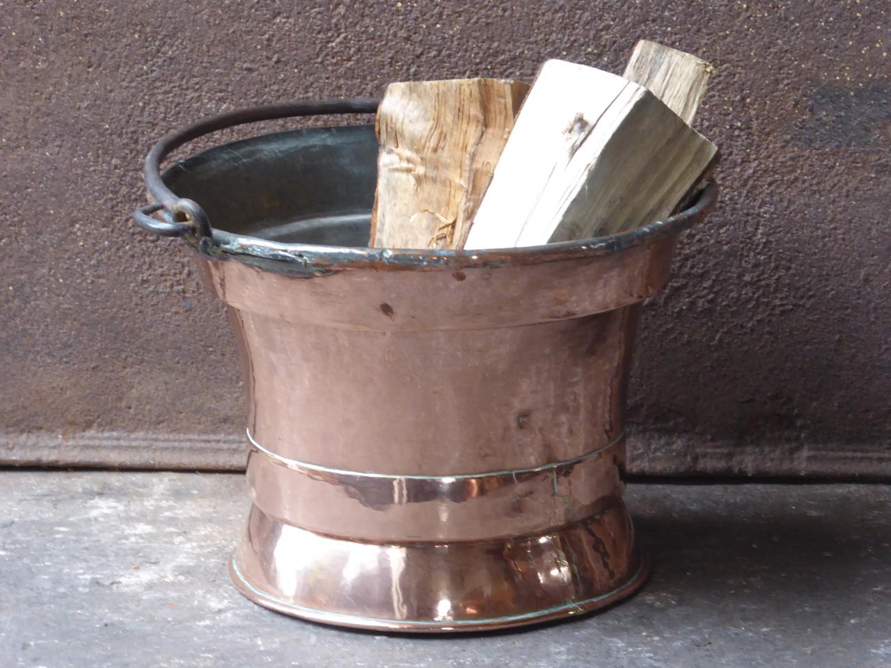 18th Century French Polished Copper Log Holder or Log Basket For Sale 5