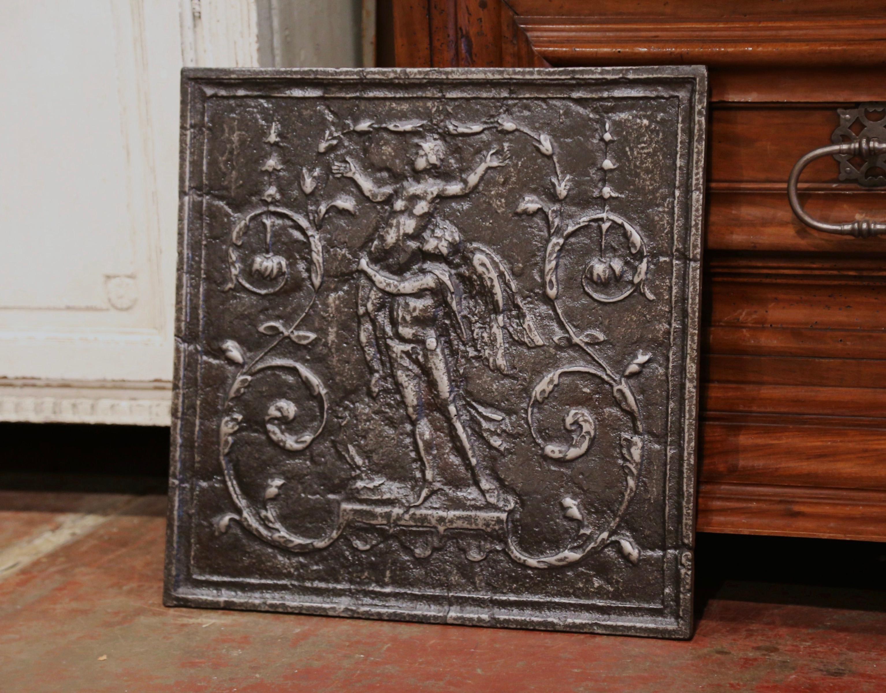 18th Century French Polished Iron Fireback with Allegoric Scene In Excellent Condition For Sale In Dallas, TX