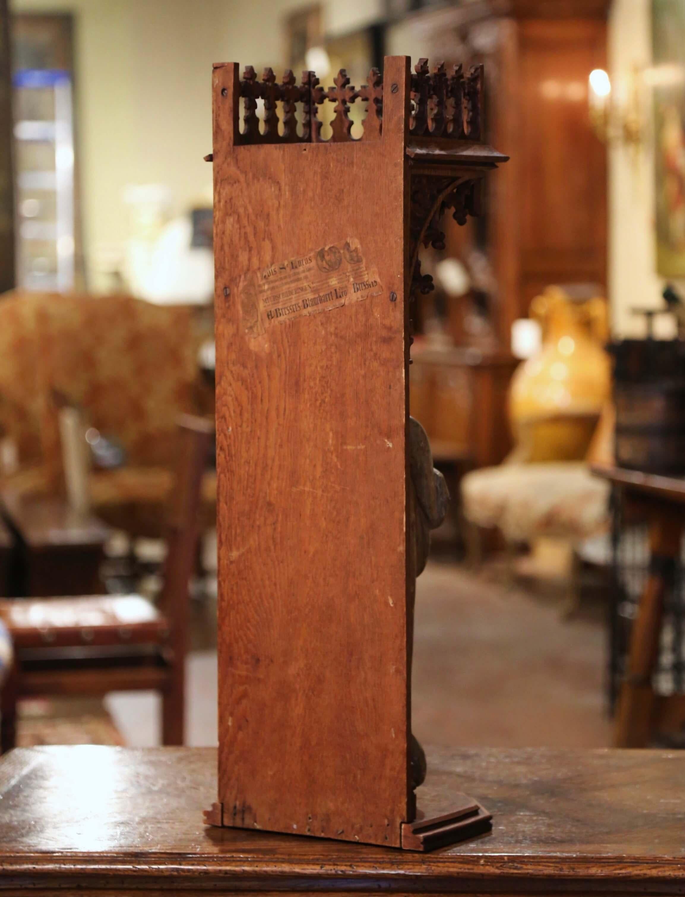 18. Jahrhundert Französisch Polychromie geschnitzt Moses Figur in gotischen Eiche Nische im Angebot 2