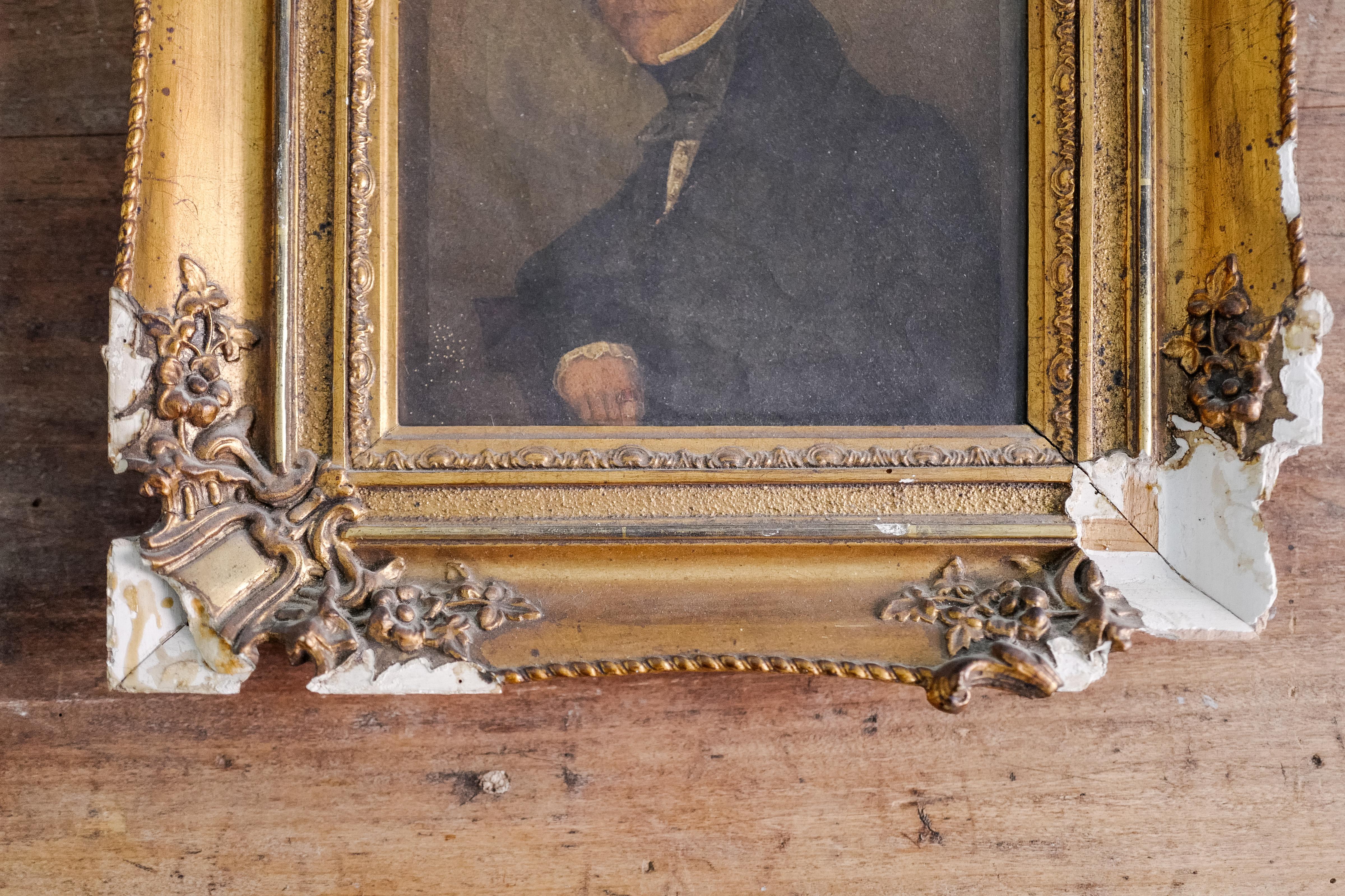 18th Century French Portrait Painting of man with gold painted gilt wood frame  In Good Condition For Sale In Milano, IT