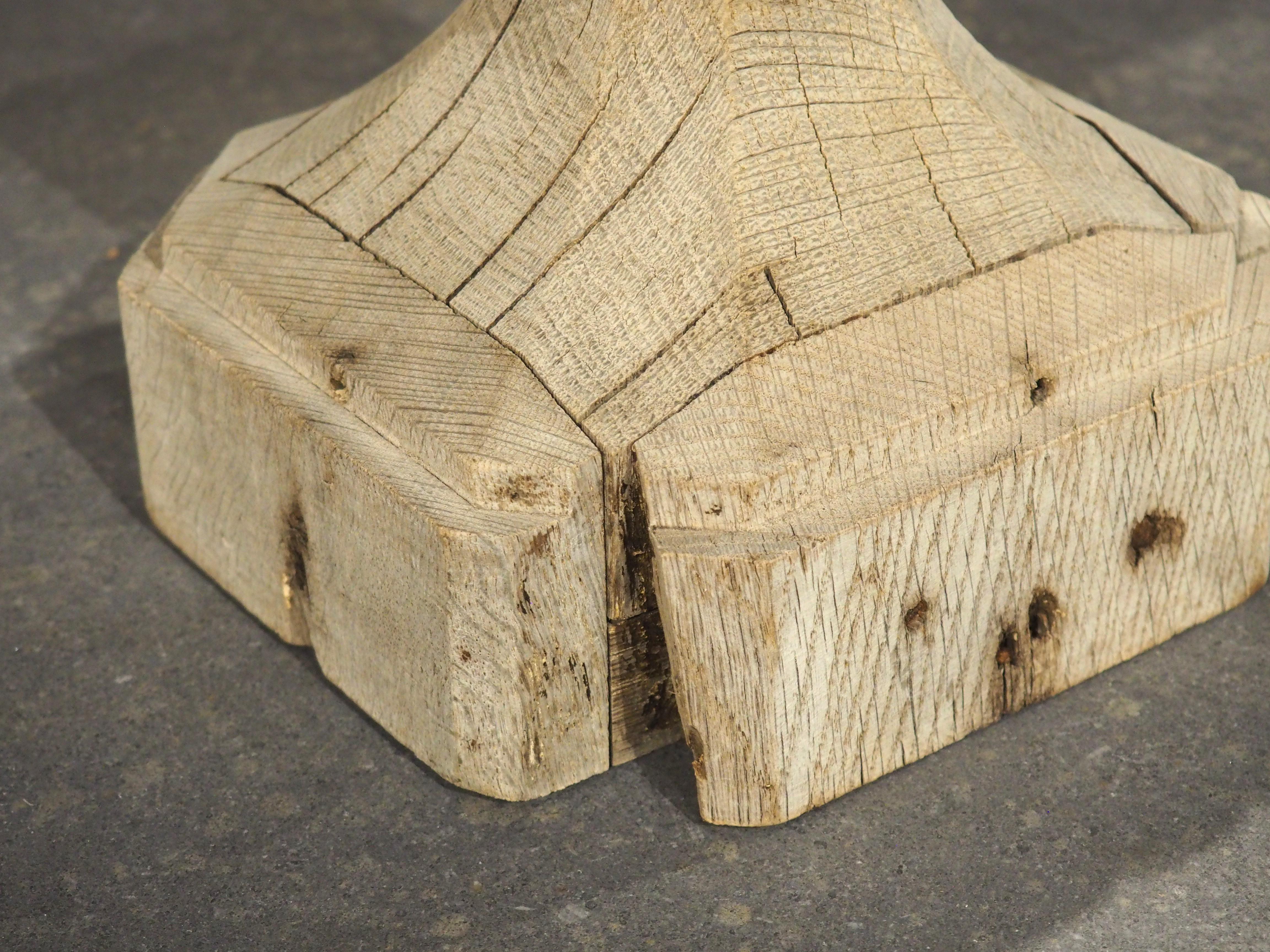 Finiale francese Pot Feu del XVIII secolo in Oak intagliato in vendita 5
