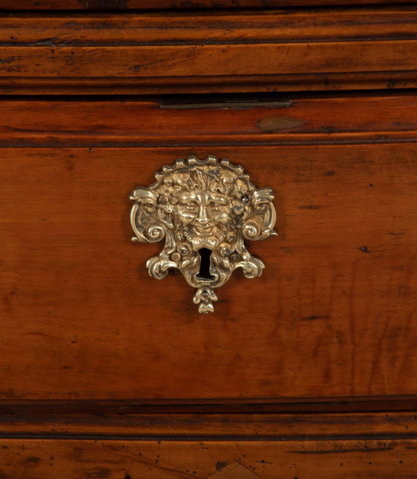 18th Century French Provençal Bow Front Commode For Sale 3