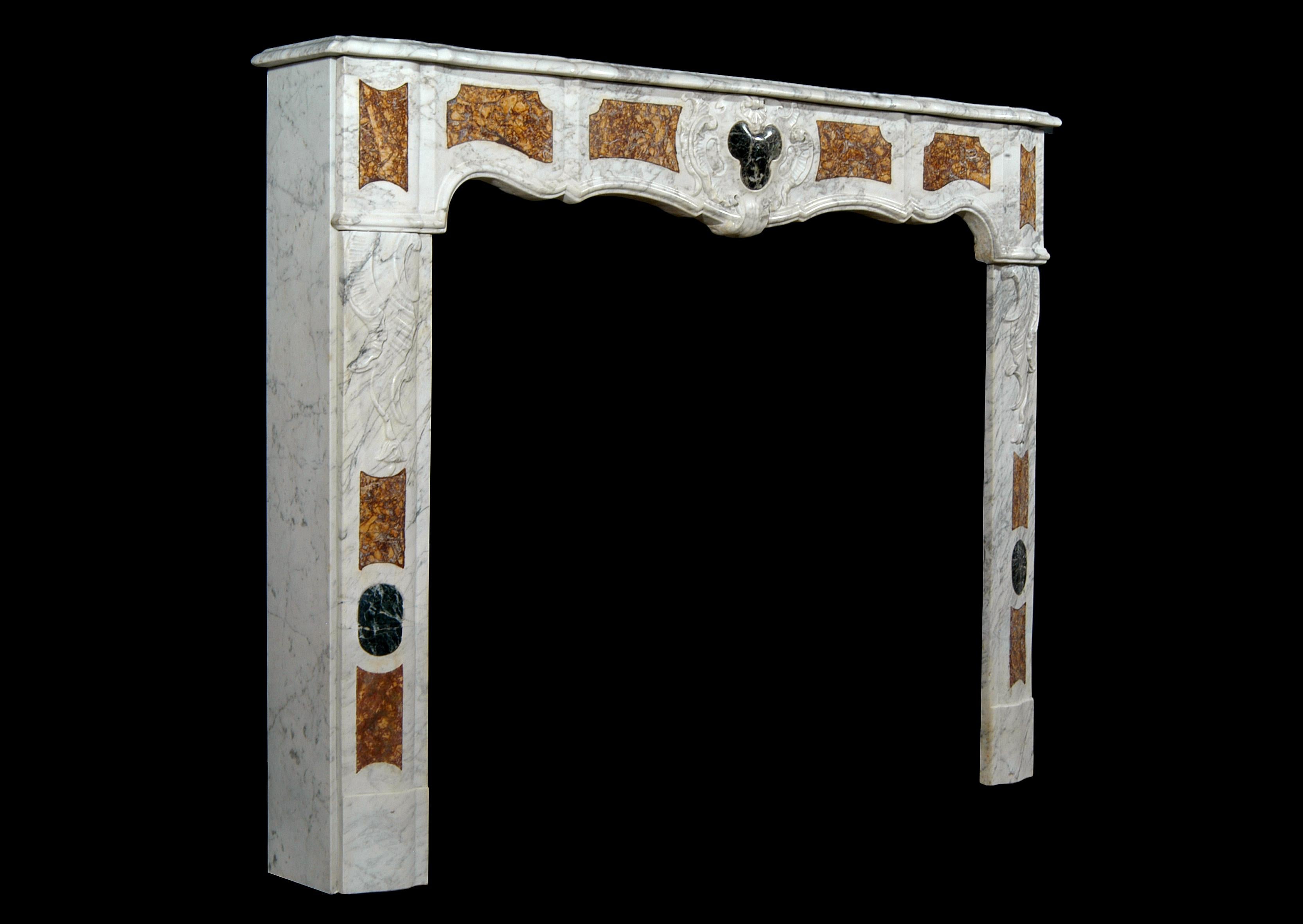 18th Century French Provençal Carrara Marble Fireplace In Good Condition For Sale In London, GB