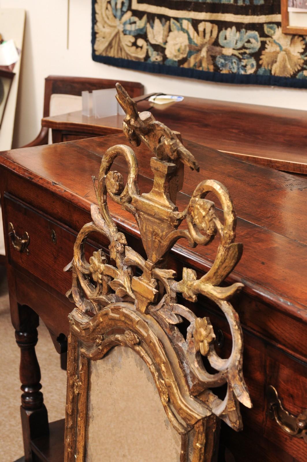 Fino al XVIII secolo Specchio in legno dorato provenzale francese del XVIII secolo, 1780 ca. in vendita