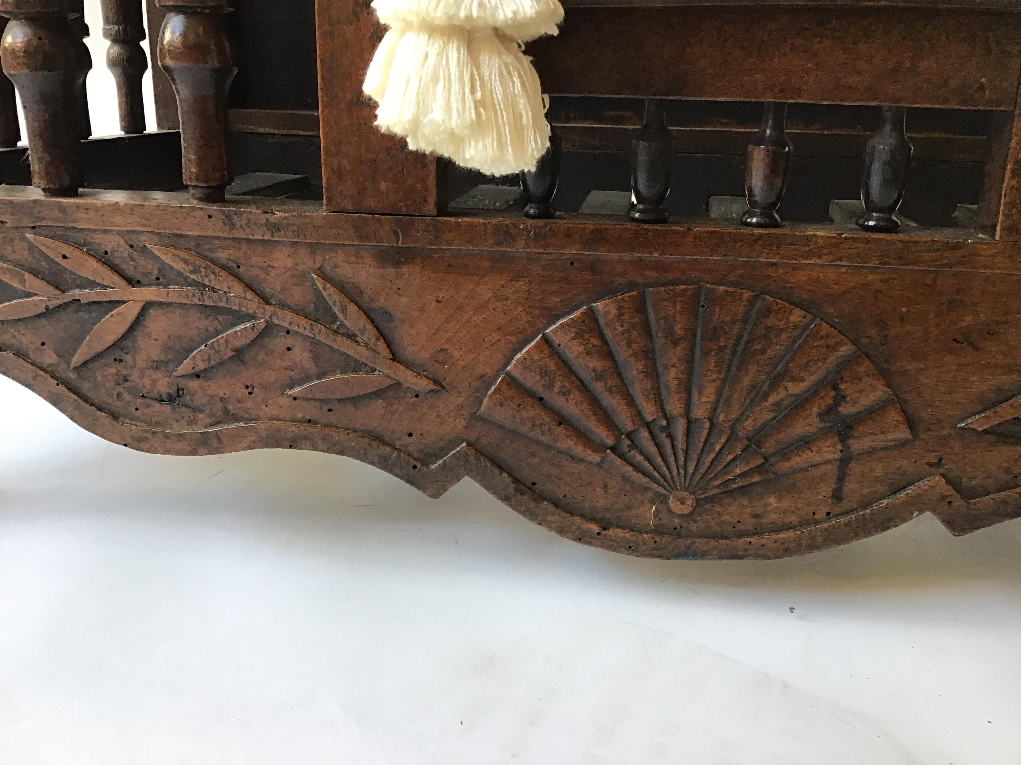 18th Century French Provençal Louis XV Walnut Panetiere For Sale 3