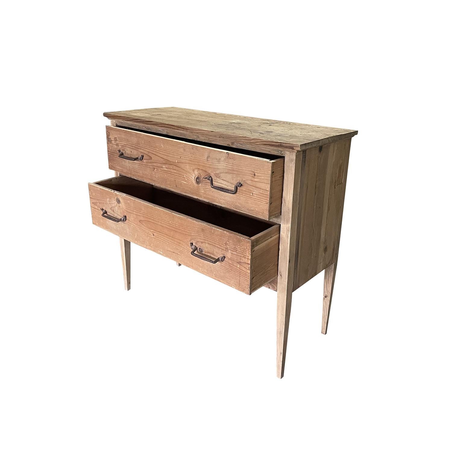 Sculpté à la main Commode provençale française du 18ème siècle - Commode simple et ancienne en vente