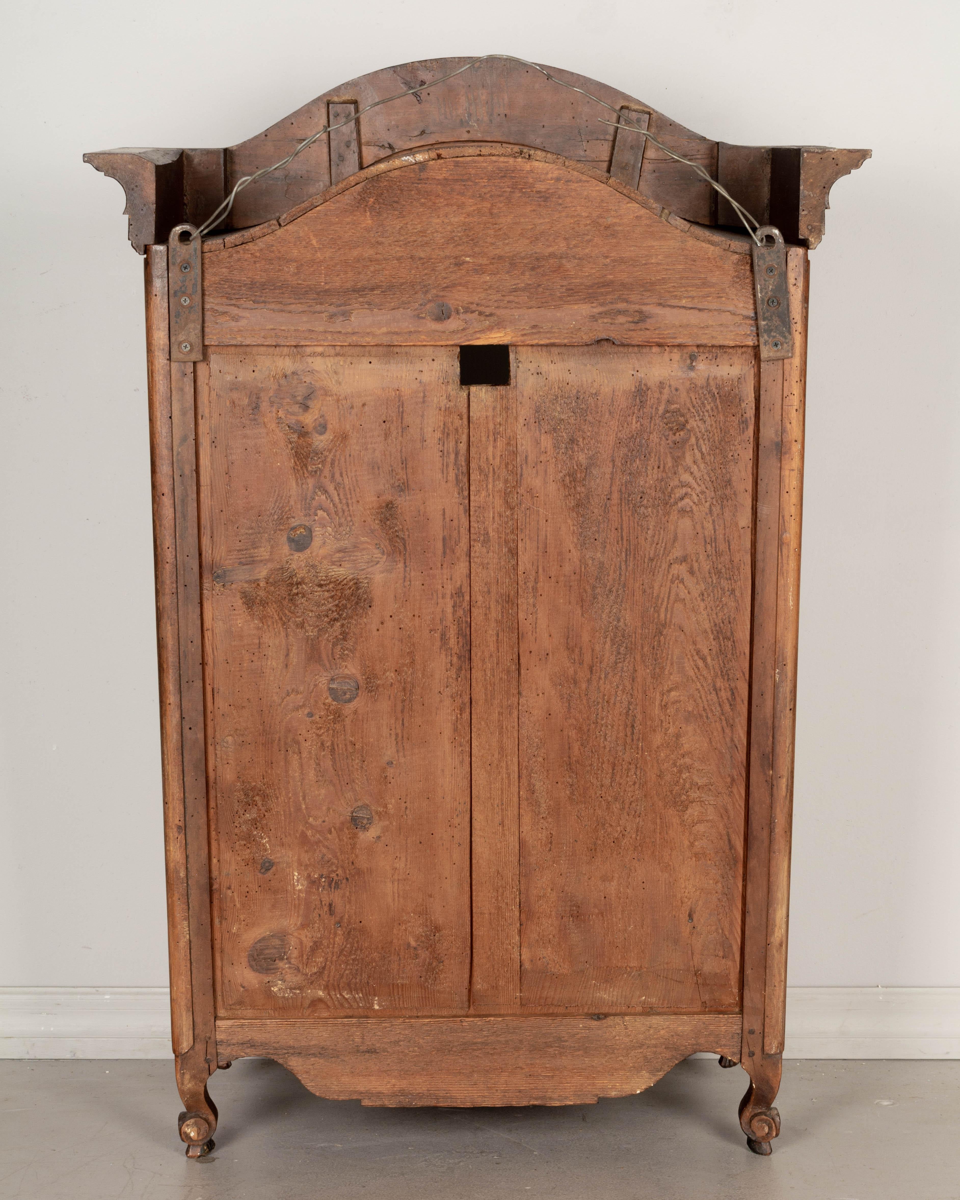 18th Century French Provencal Verrio or Wall Cabinet For Sale 4