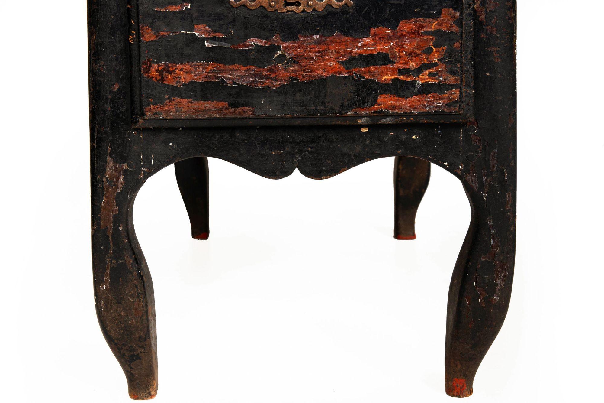 18th Century French Provincial Black Painted “Mazarin” Pedestal Desk For Sale 6
