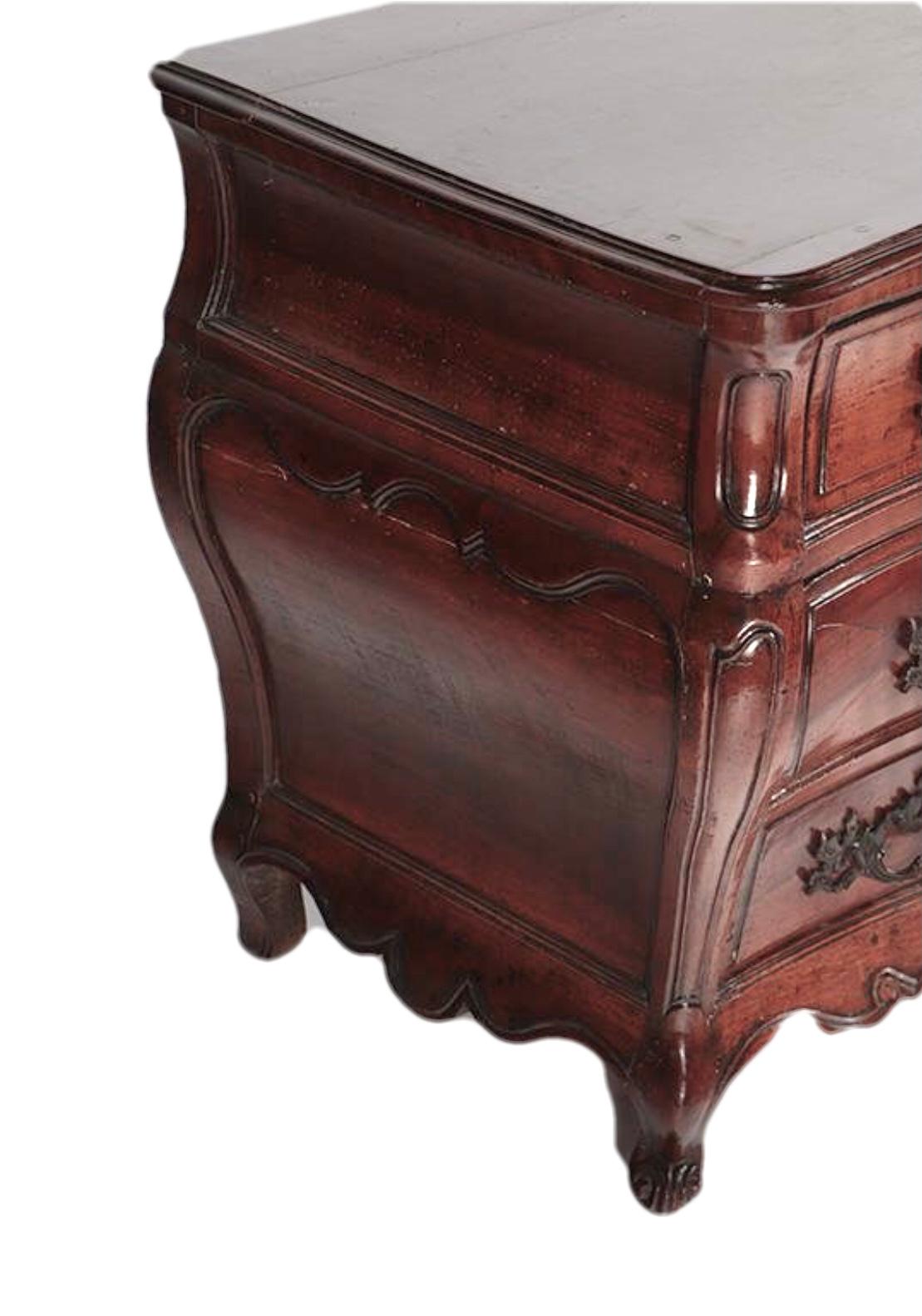 18th Century French Provincial Bombay Walnut Commode For Sale 2