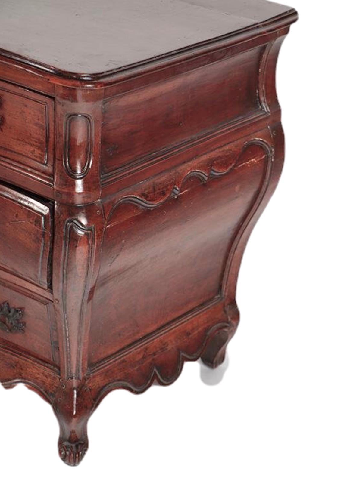 18th Century French Provincial Bombay Walnut Commode For Sale 3