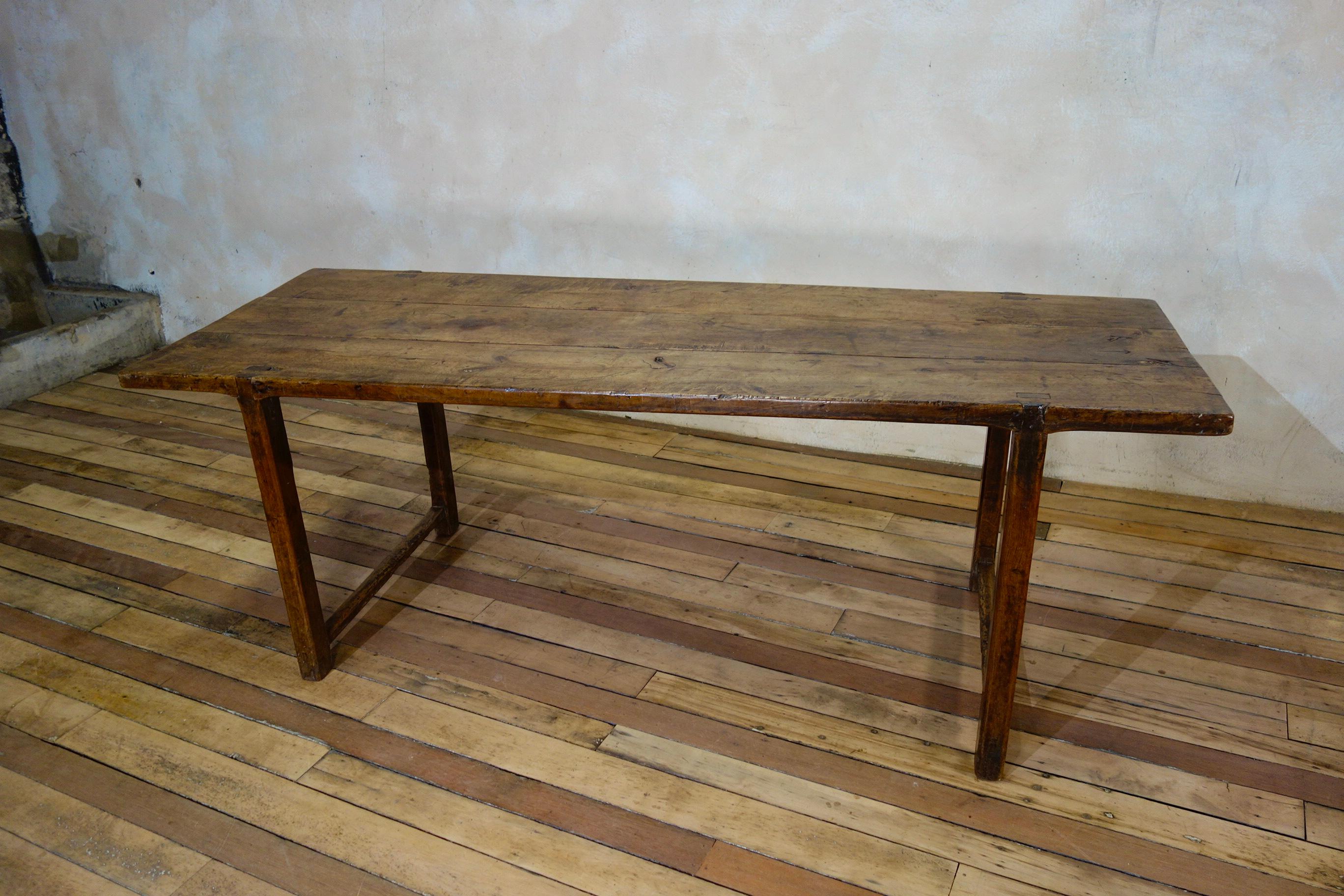 An 18th Century French Primitive Cherrywood Farmhouse Table - Vernacular 1