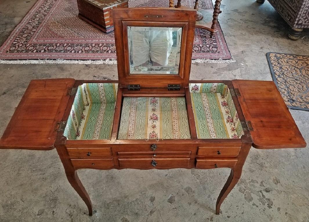 Silk 18th Century French Provincial Cherrywood Poudreuse