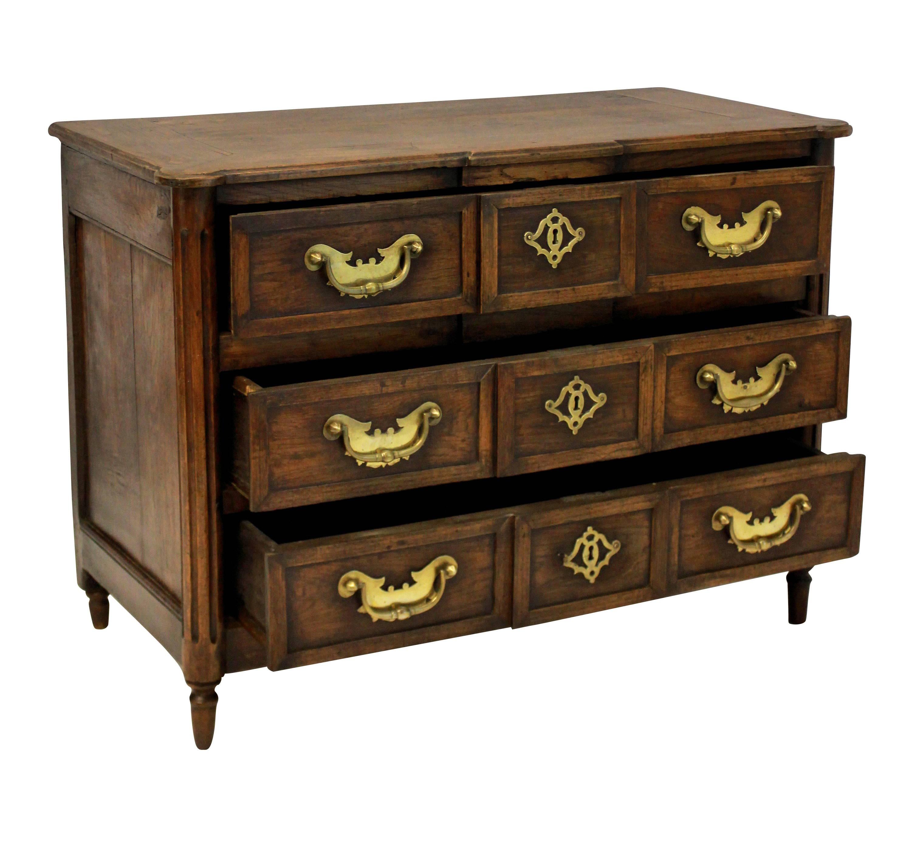 18th Century French Provincial Commode in Oak with Fine Metal Work In Good Condition In Kent, Dover