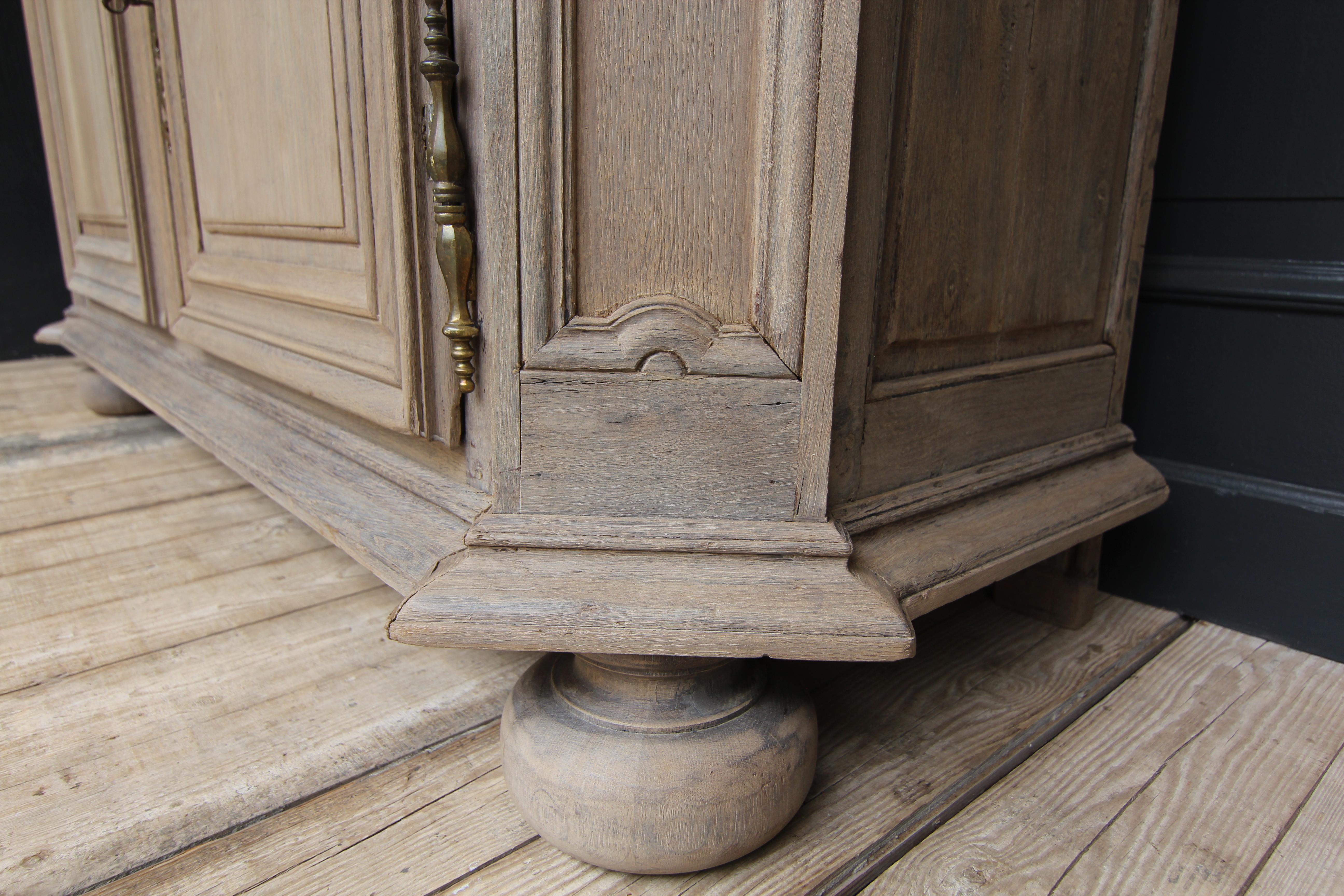 18th Century French Provincial Louis XIV Buffet à deux corps Cabinet 7