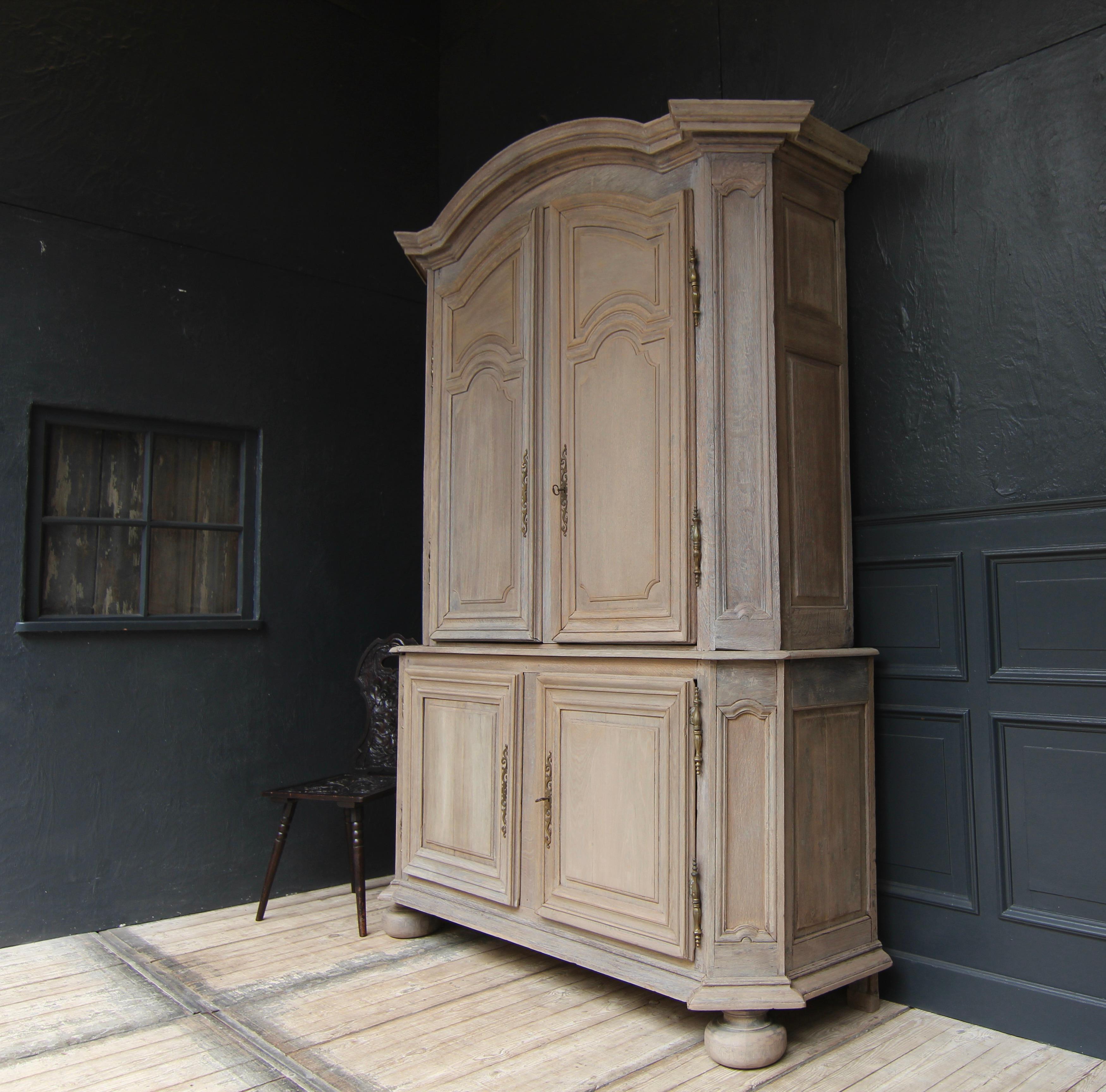 18th Century French Provincial Louis XIV Buffet à deux corps Cabinet 2