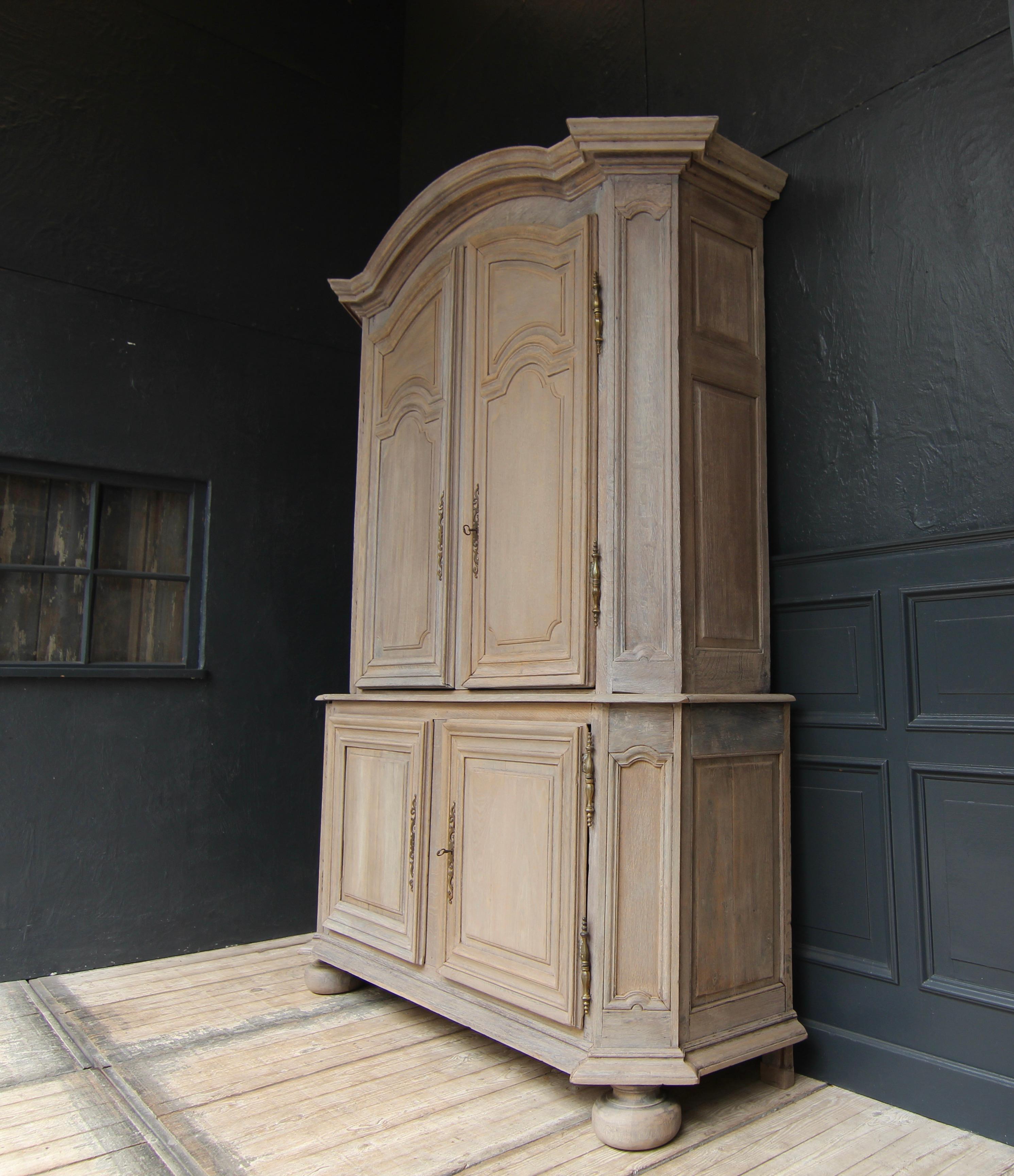 18th Century French Provincial Louis XIV Buffet à deux corps Cabinet 4
