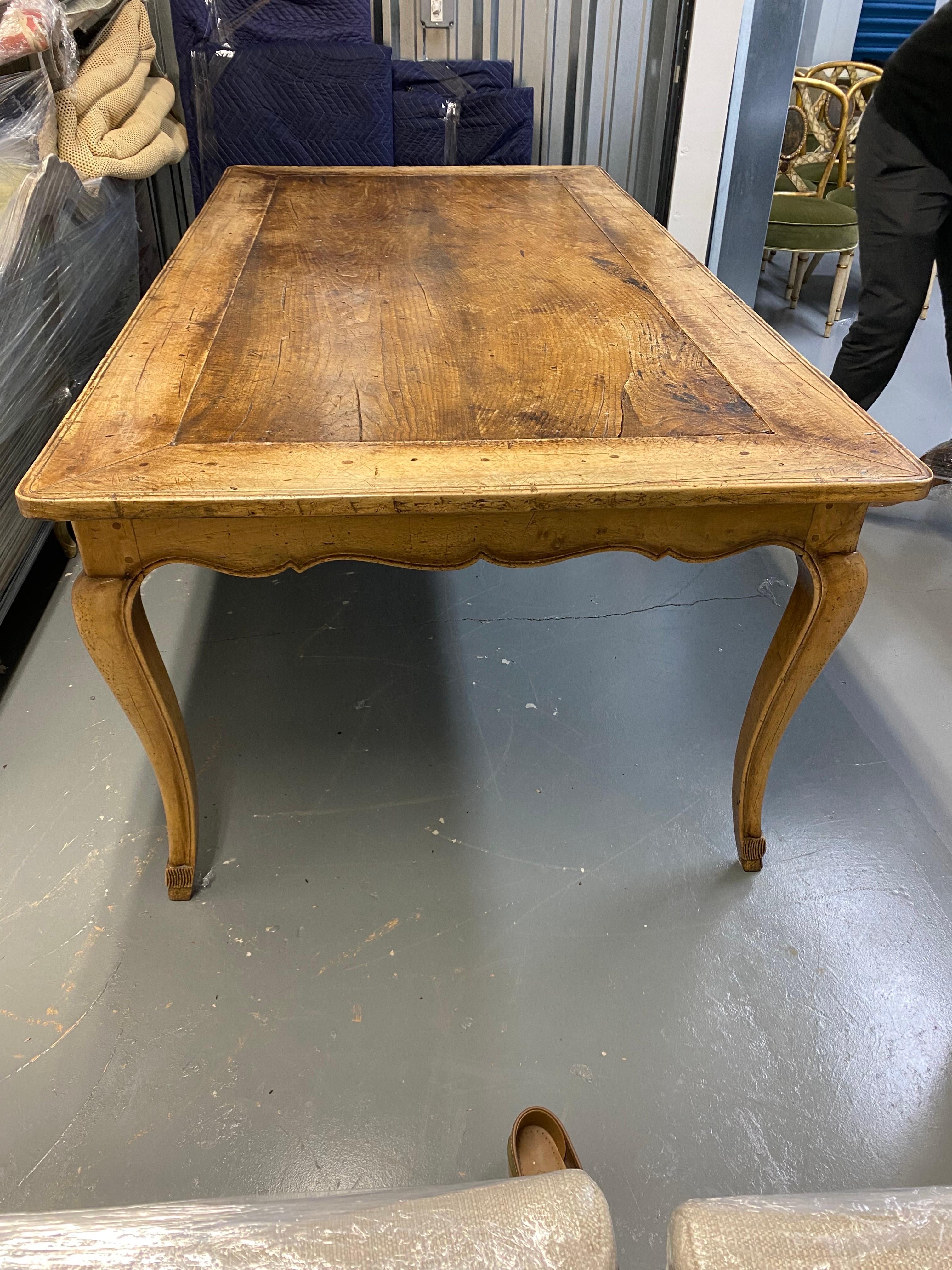 18th Century French Provincial Louis XV Cherrywood & Oak Dining Table For Sale 4