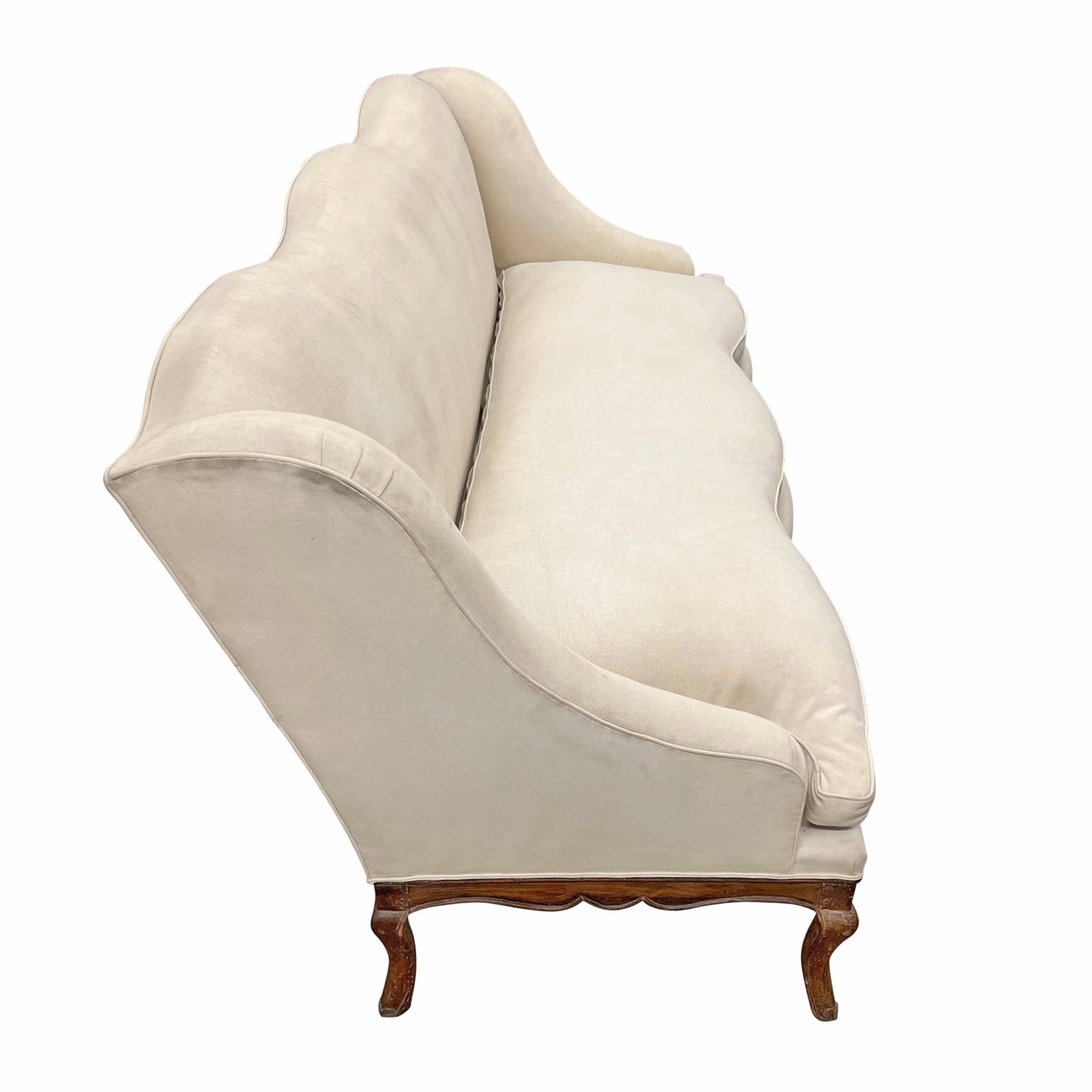 18th Century French Provincial Louis XV Sofa In Good Condition In Chicago, IL