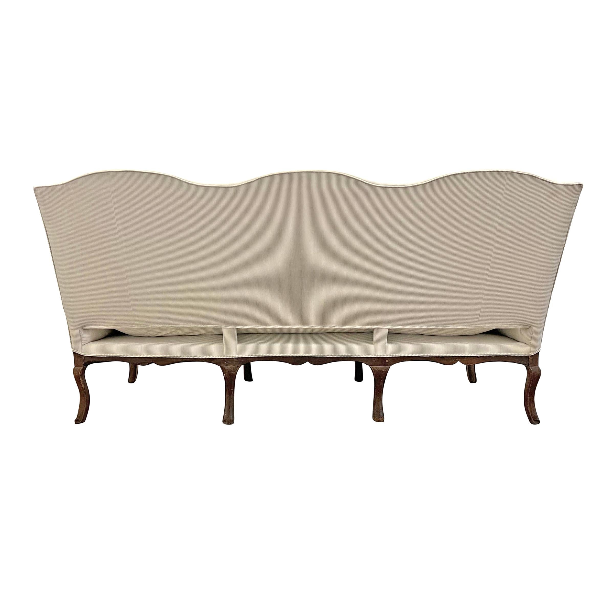 Sofa im französischen Louis-XV-Stil des 18. Jahrhunderts (Walnuss) im Angebot