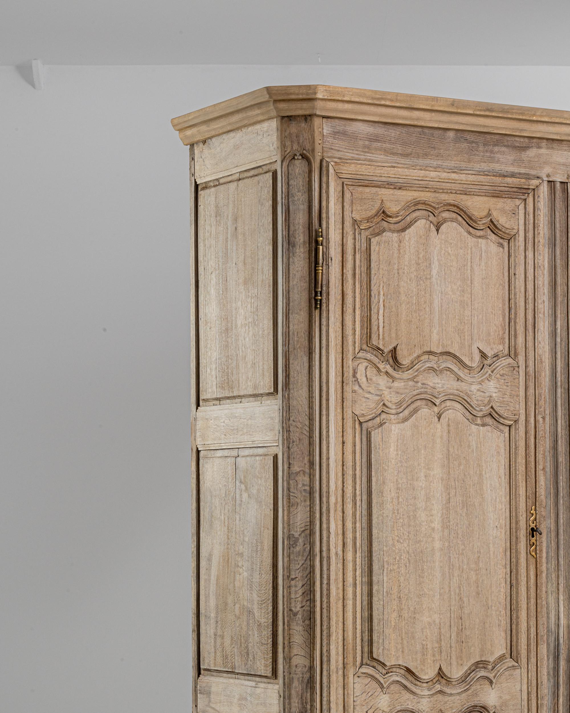 18th Century French Provincial Oak Armoire  For Sale 4