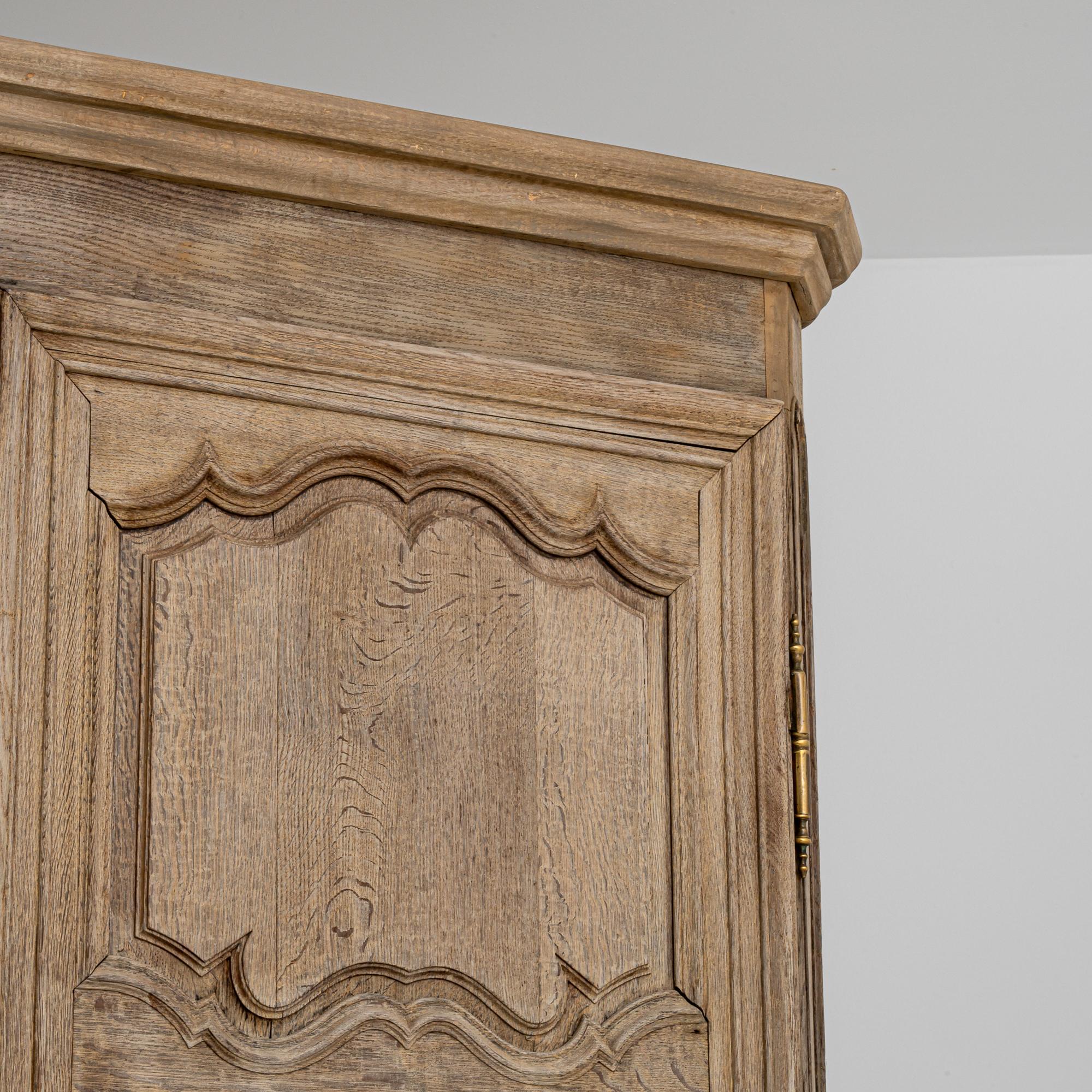 18th Century French Provincial Oak Armoire  For Sale 1