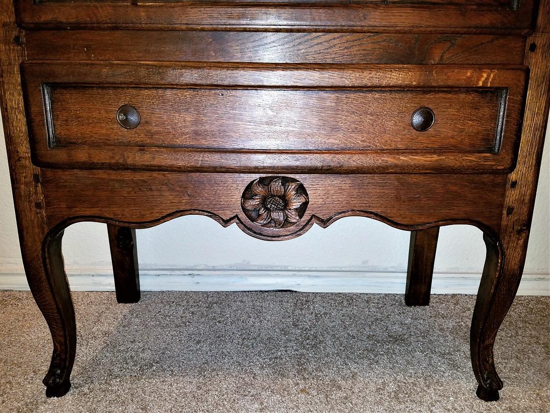 18th Century French Provincial Oak Commode 5