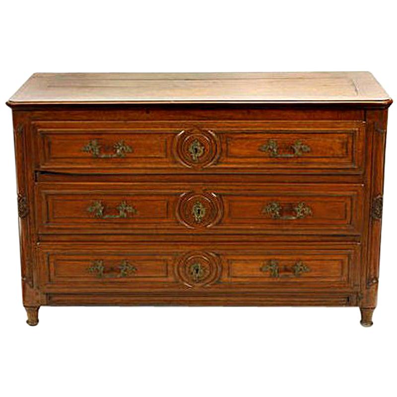 18th Century French Provincial Oak Commode For Sale