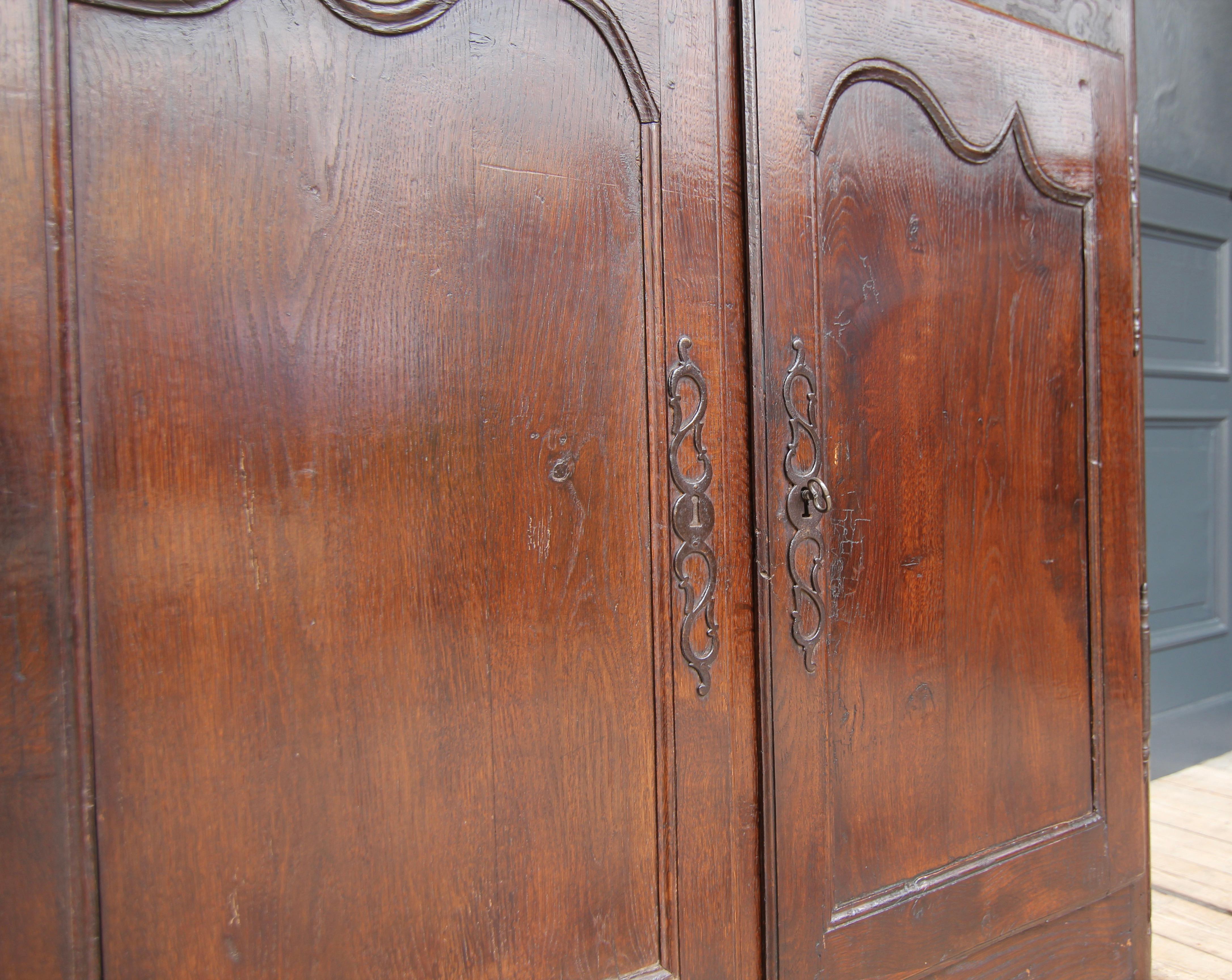 18th Century French Provincial Oak Cupboard or Cabinet For Sale 4