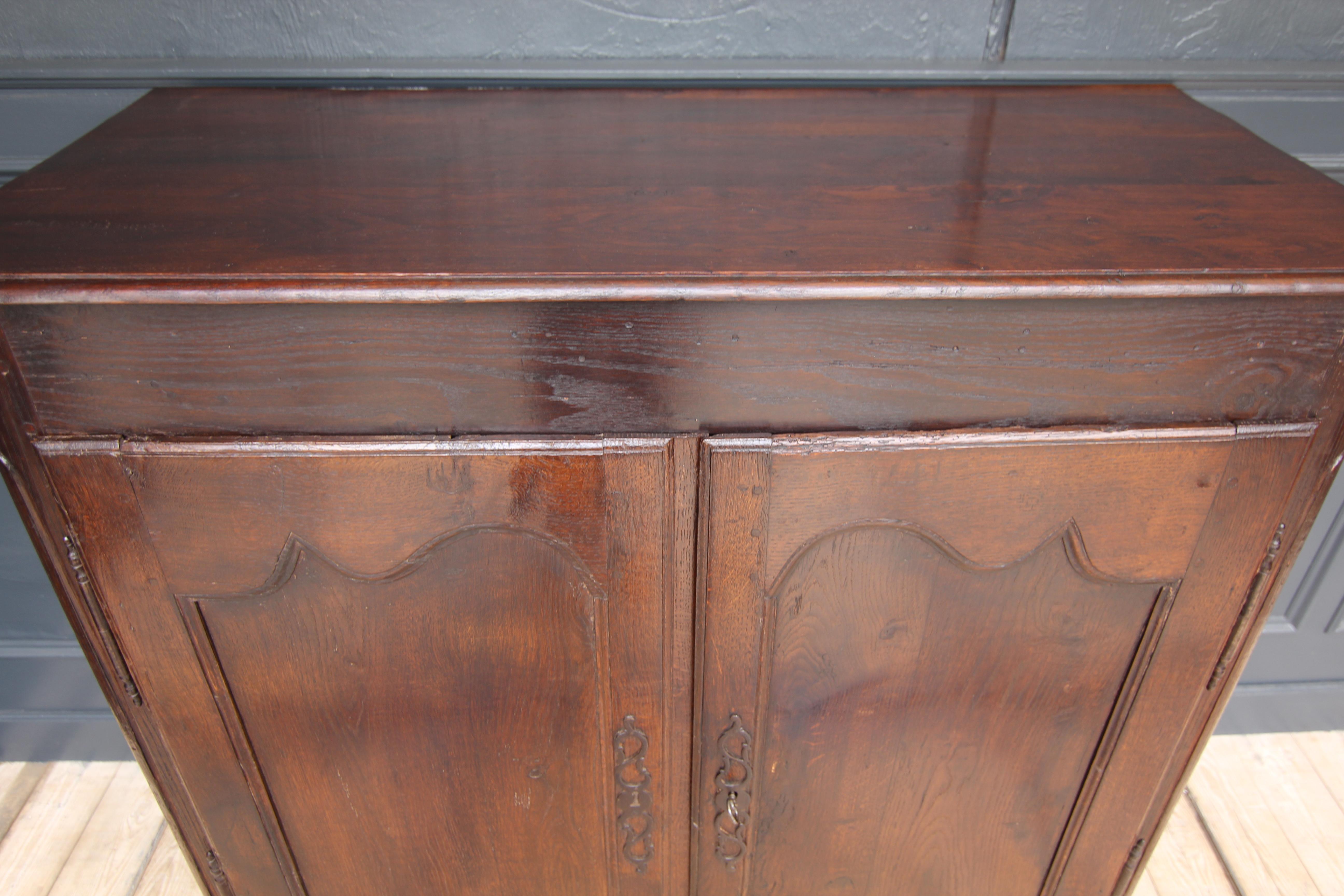 18th Century French Provincial Oak Cupboard or Cabinet For Sale 7