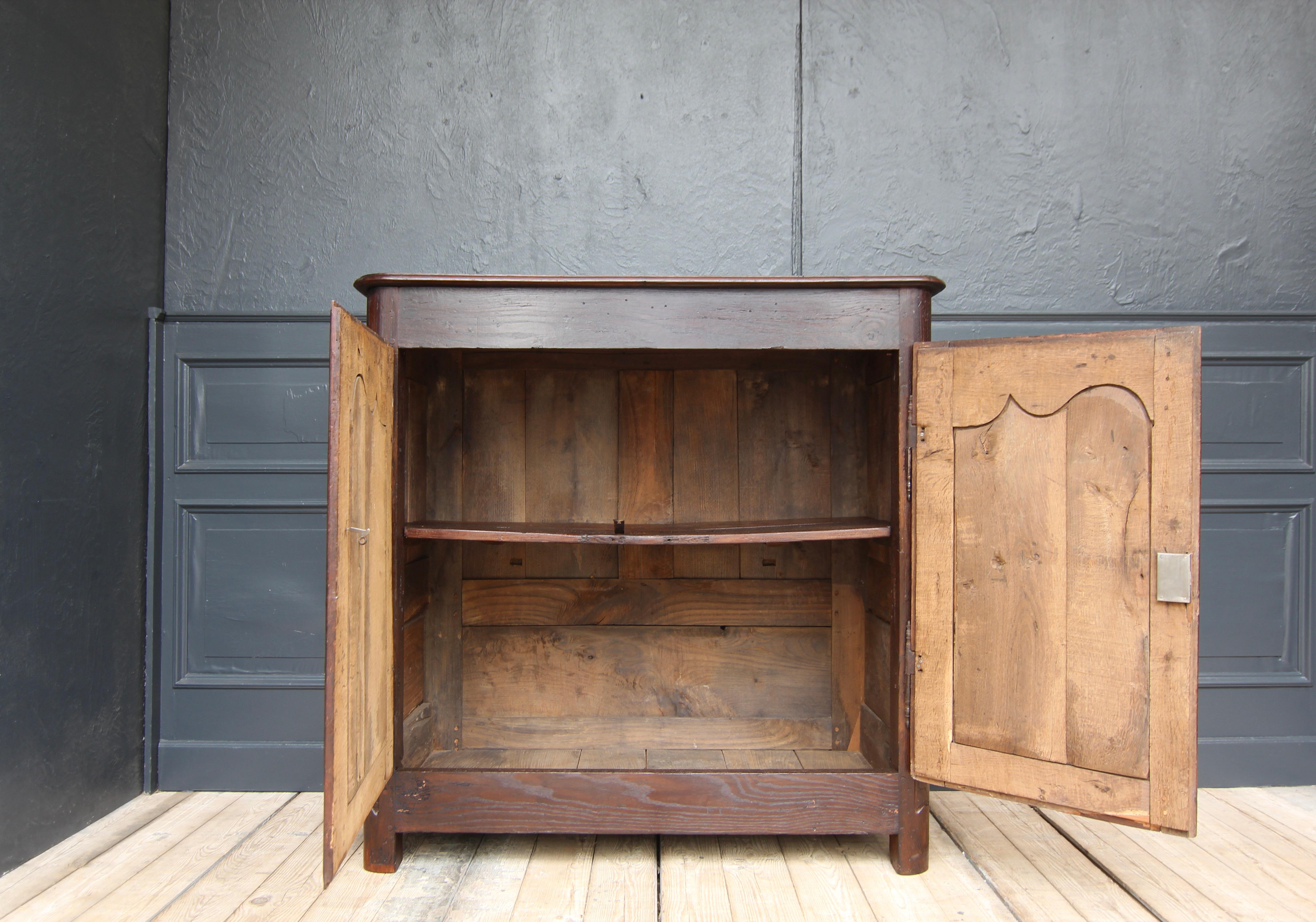 18th Century French Provincial Oak Cupboard or Cabinet For Sale 8
