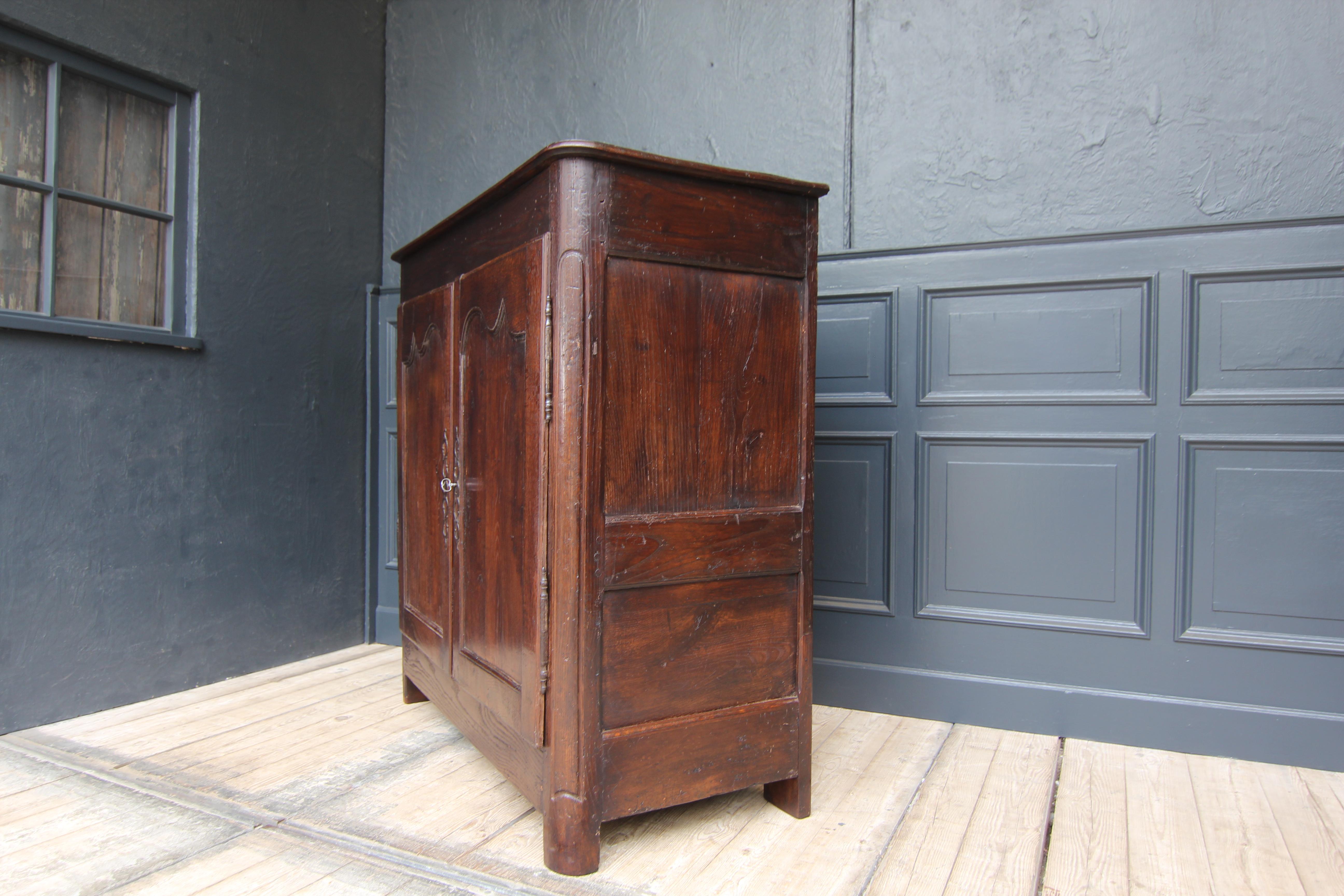 18th Century French Provincial Oak Cupboard or Cabinet For Sale 12