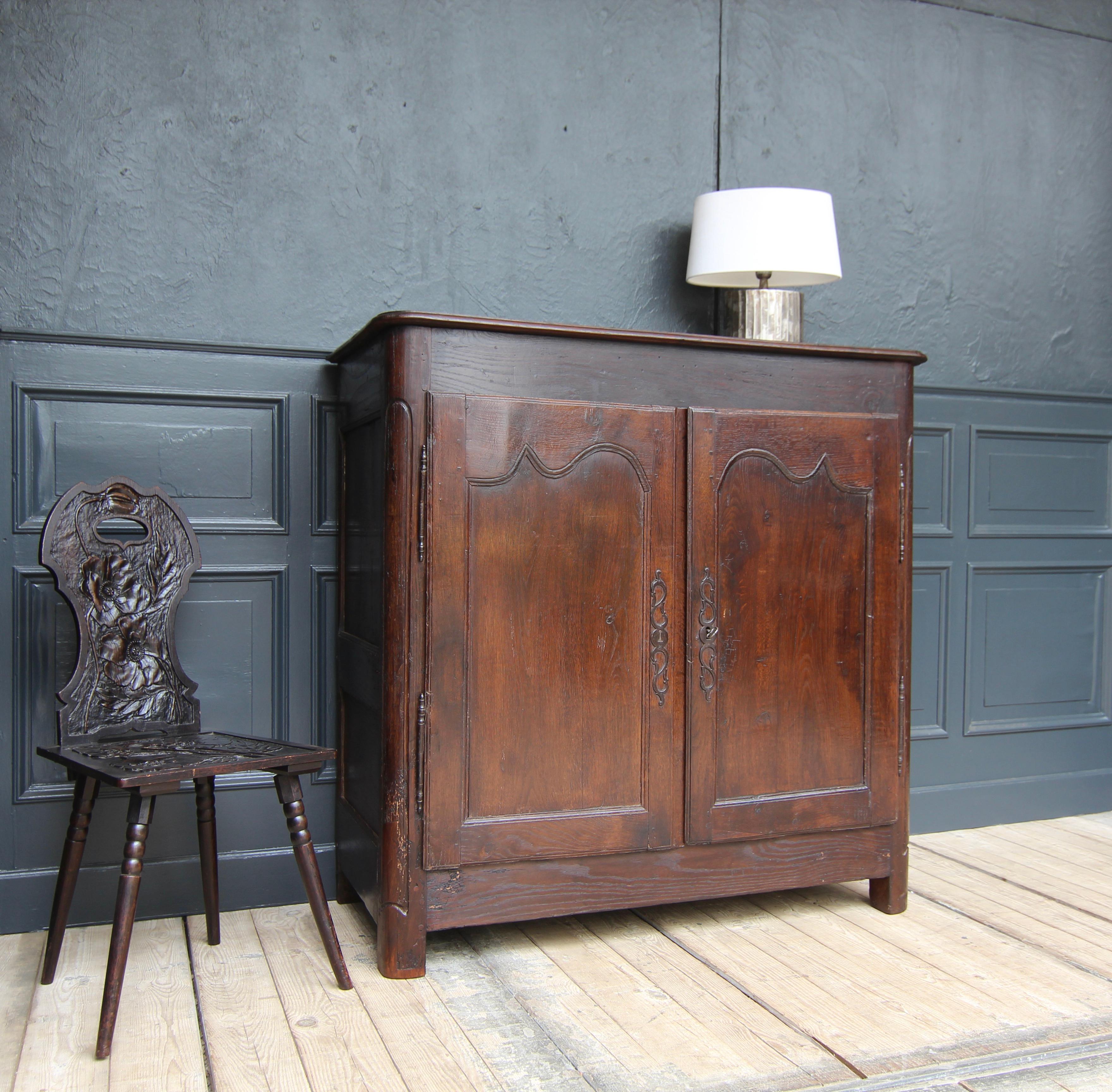 Louis XV 18th Century French Provincial Oak Cupboard or Cabinet For Sale