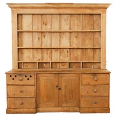 Commode de ferme provinciale française du 18ème siècle en pin avec armoire