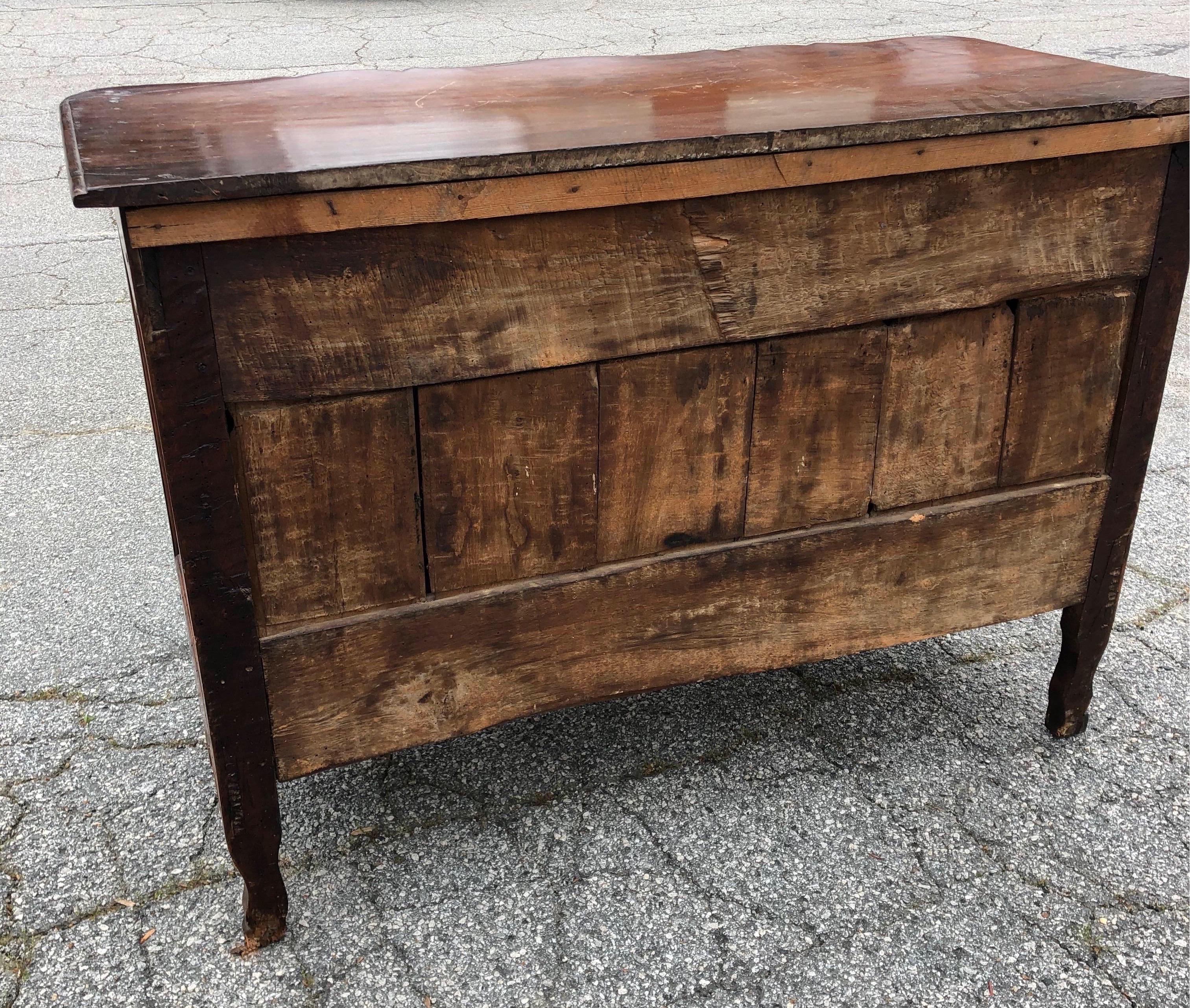 18th Century French Provincial Walnut Commode For Sale 2